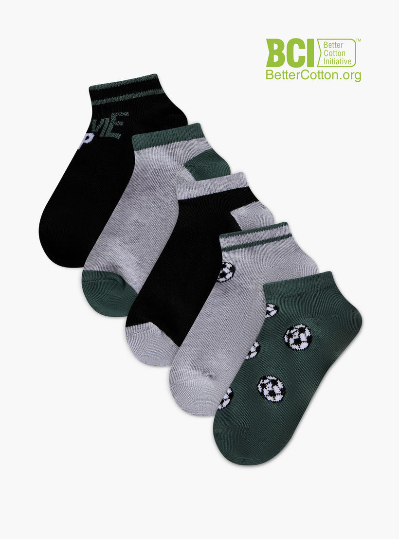 طقم جوارب غير وبرية 5 أزواج بطول الكاحل وطبعات كرة القدم من جونيورز-boys-accessories-socks-image-1