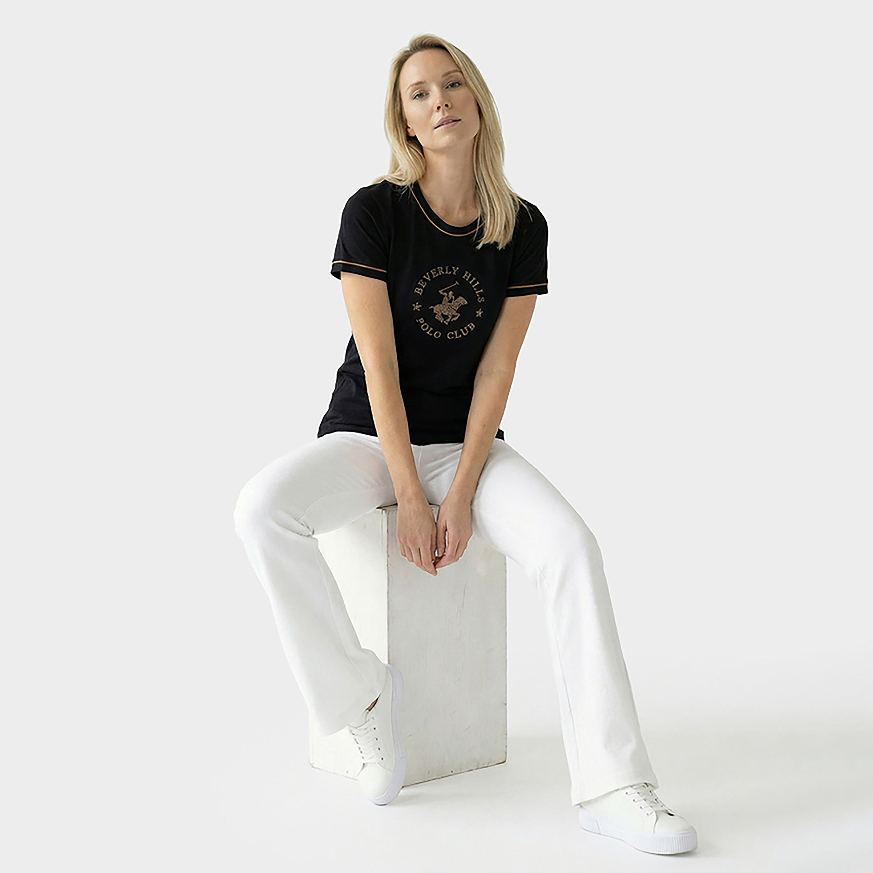 تيشيرت نسائي بأكمام قصيرة ورقبة مستديرة بشعار الماركة من بيفرلي هيلز بولو كلوب-women-clothing-tshirts-image-2