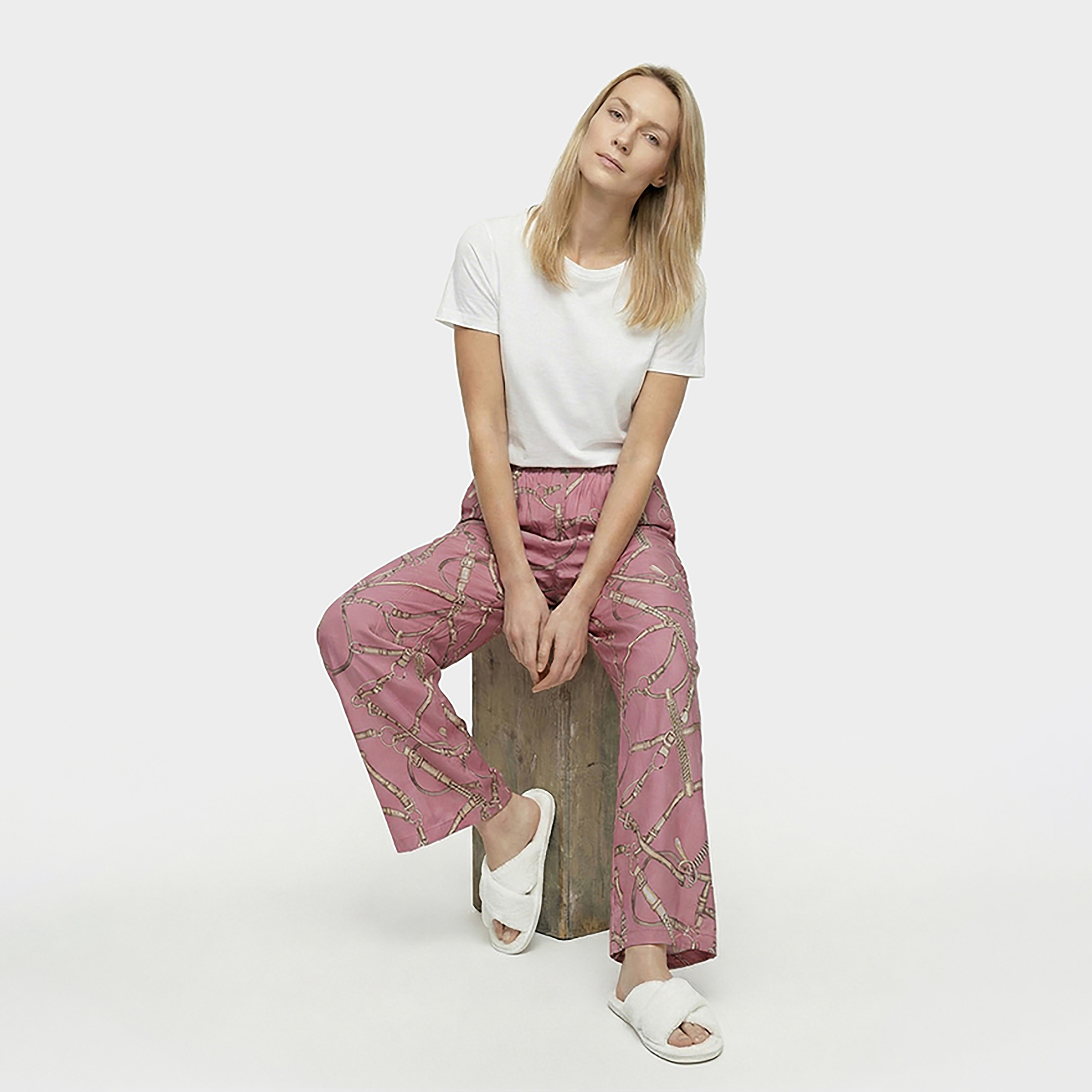 بنطلون نسائي مطبوع بخصر متوسط ومطاطي من بيفرلي هيلز بولو كلوب-women-clothing-bottoms-trousers-image-2