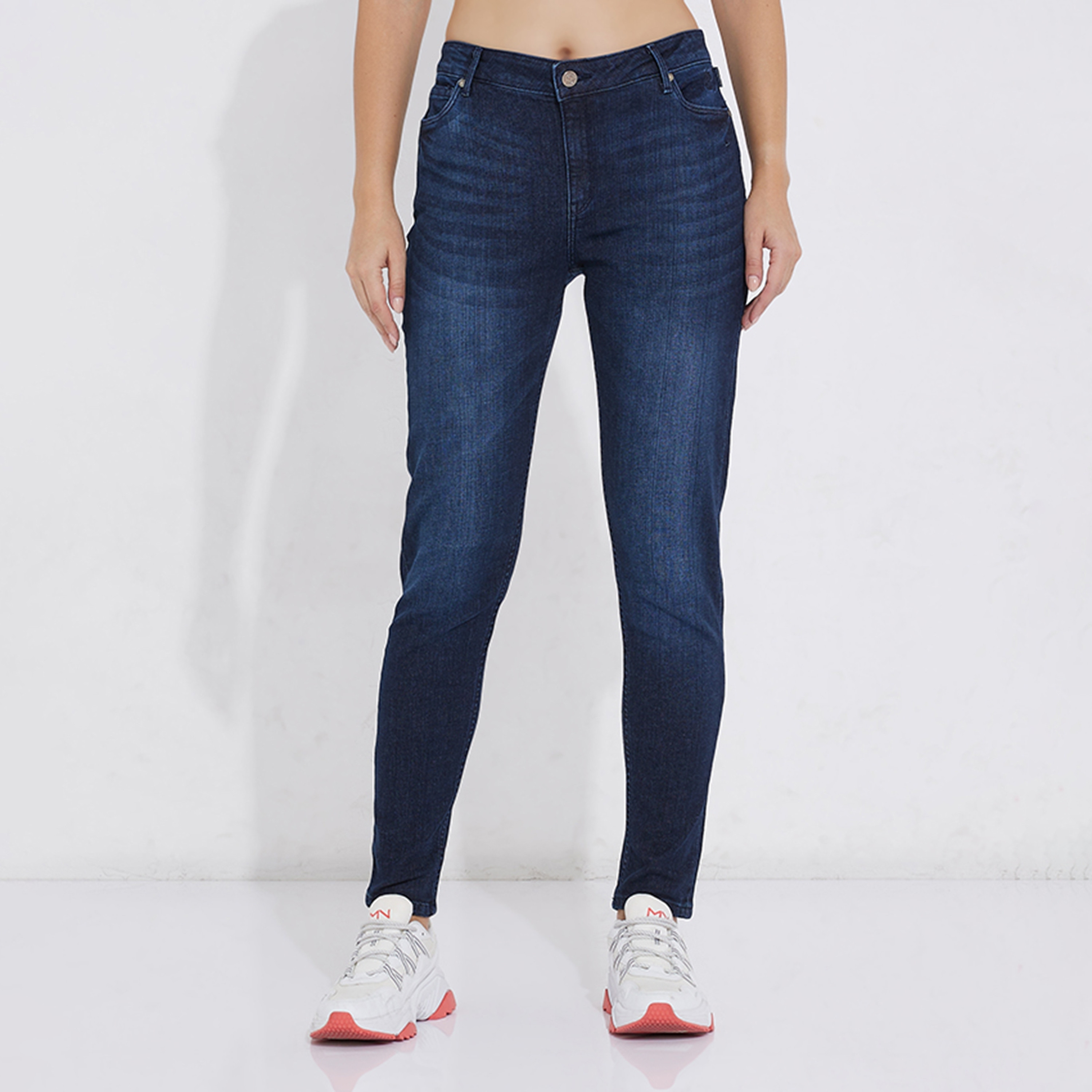 جينز نسائي متوسط الارتفاع من نادي بيفرلي هيلز سكيني فيت 5-جيوب-women-clothing-bottoms-jeans-image-1