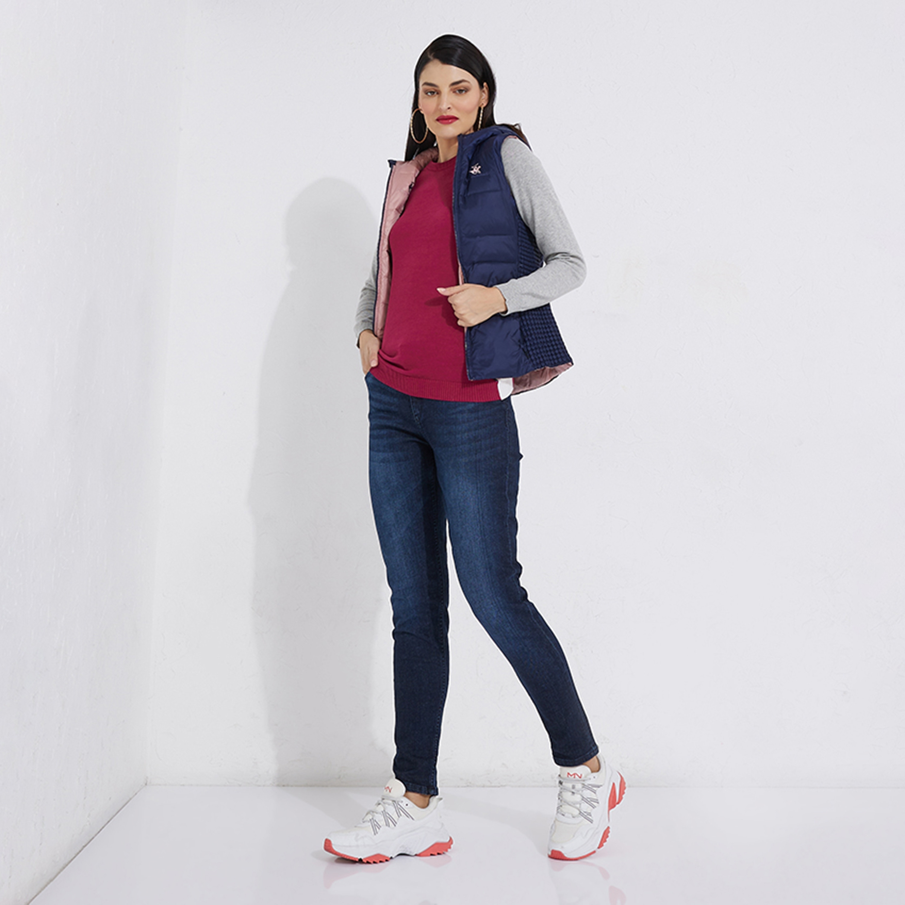جينز نسائي متوسط الارتفاع من نادي بيفرلي هيلز سكيني فيت 5-جيوب-women-clothing-bottoms-jeans-image-2