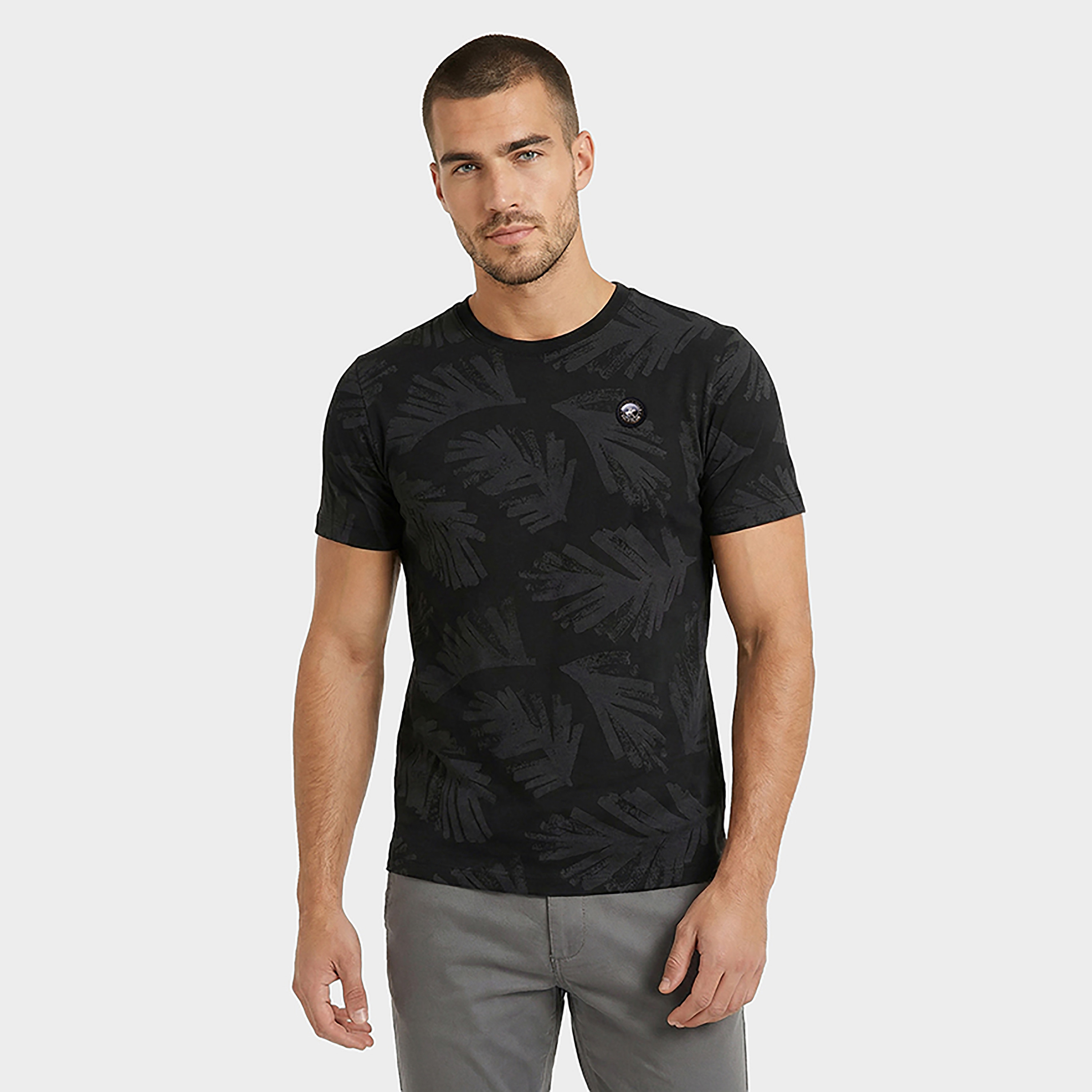 تيشيرت رجالي بأكمام قصيرة ورقبة مستديرة بطبعة استوائية من بيفرلي هيلز بولو كلوب-men-clothing-tshirtsandpolos-tshirts-image-1