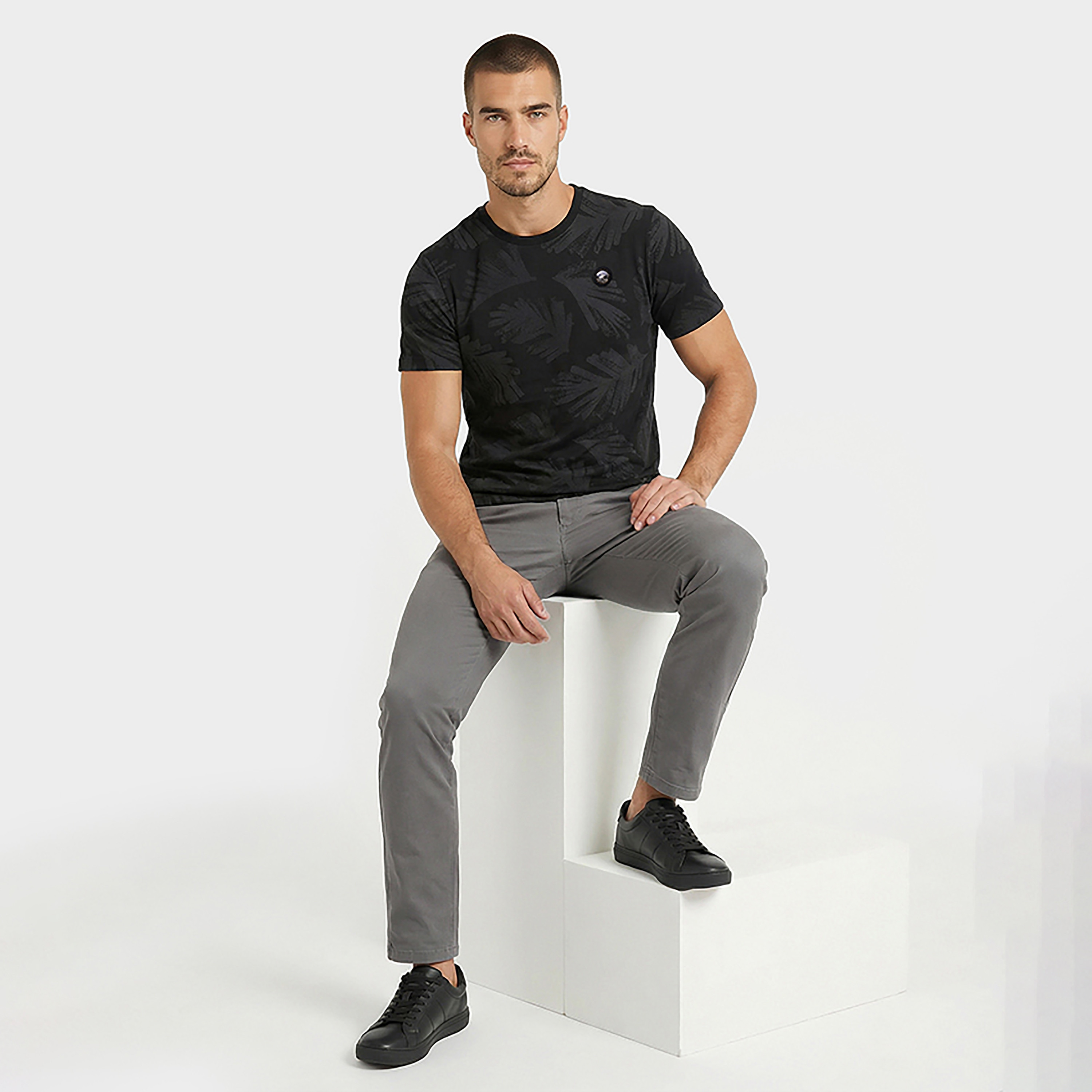 تيشيرت رجالي بأكمام قصيرة ورقبة مستديرة بطبعة استوائية من بيفرلي هيلز بولو كلوب-men-clothing-tshirtsandpolos-tshirts-image-2