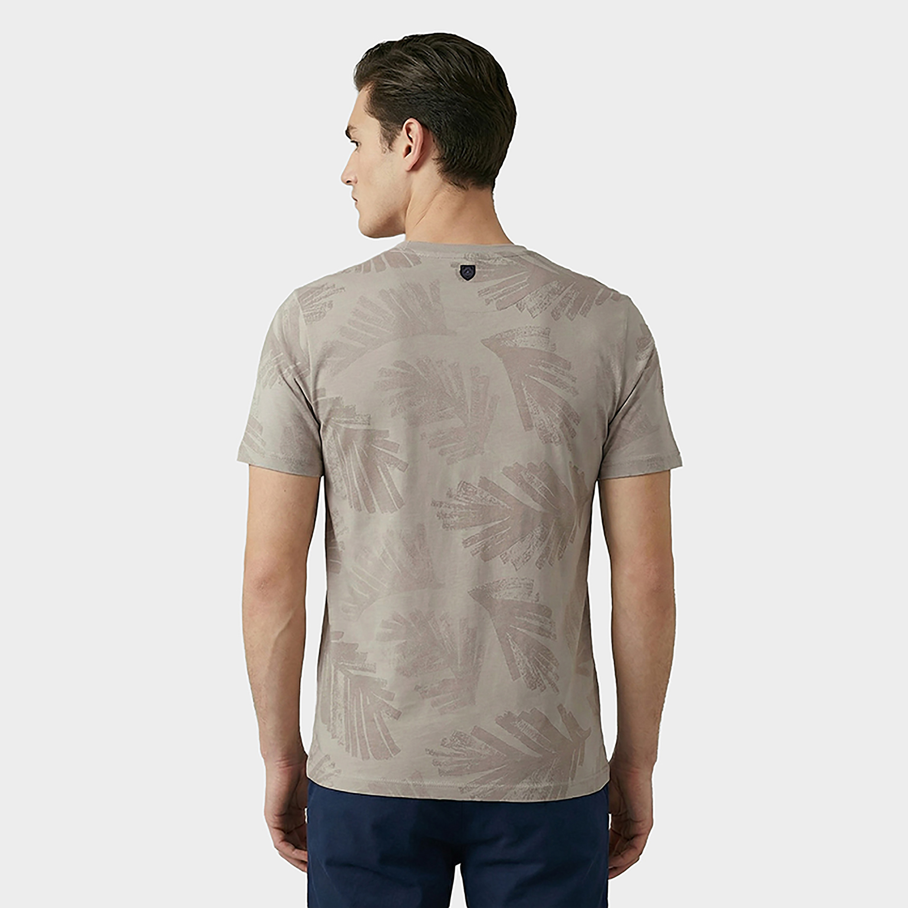تيشيرت رجالي بأكمام قصيرة ورقبة مستديرة بطبعة استوائية من بيفرلي هيلز بولو كلوب-men-clothing-tshirtsandpolos-tshirts-image-8