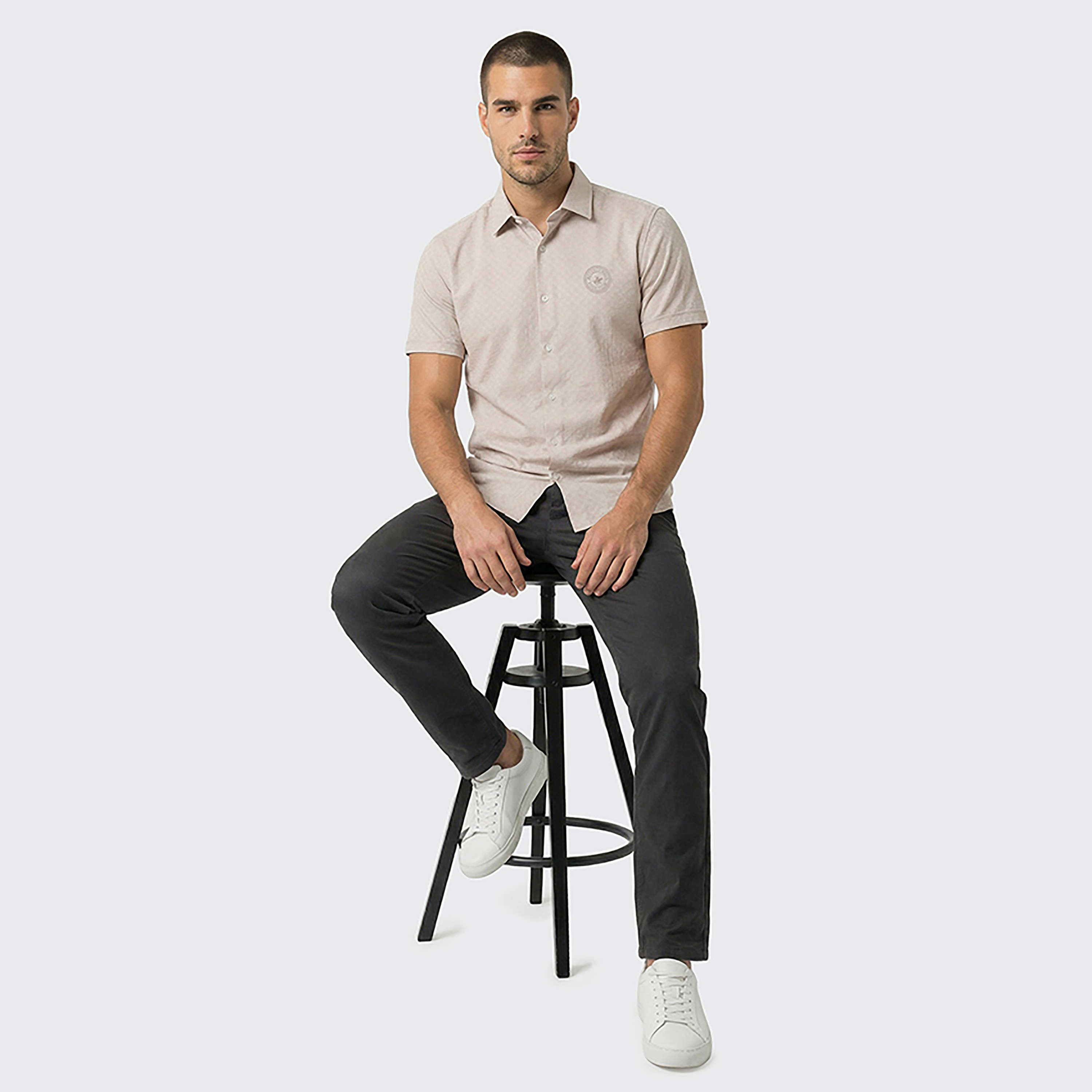 قميص رجالي بأكمام قصيرة وياقة كلاسيكية وقماش بارز من بيفرلي هيلز بولو كلوب-men-clothing-shirts-image-6