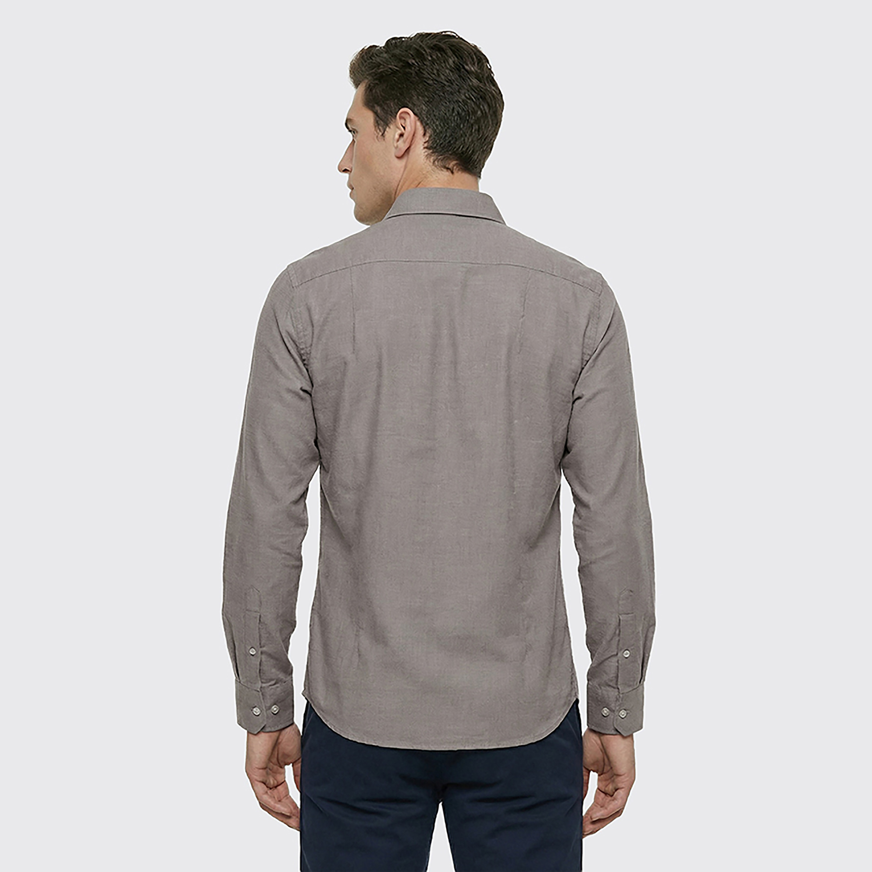 قميص رجالي بقصّة عادية سادة وأزرار وأكمام طويلة من بيفرلي هيلز بولو كلوب-men-clothing-shirts-image-8