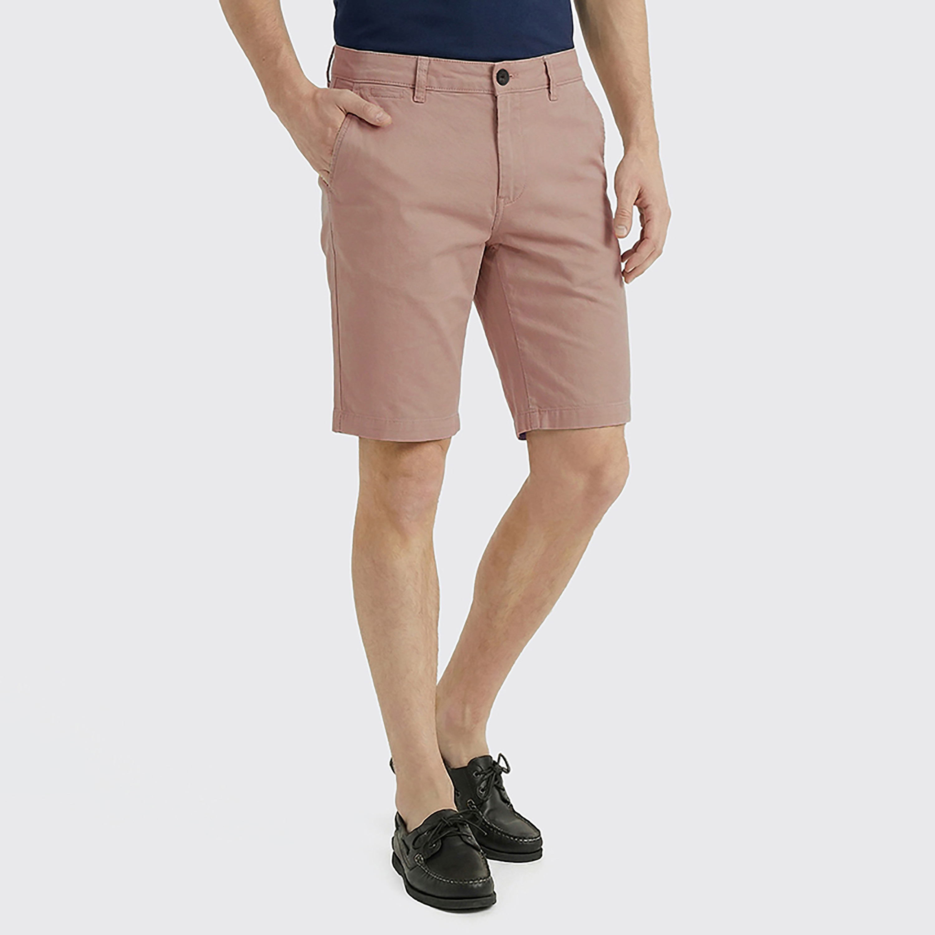 شورت تشينو رجالي سادة بخصر متوسط وأزرار من بيفرلي هيلز بولو كلوب-men-clothing-bottoms-shorts-image-1