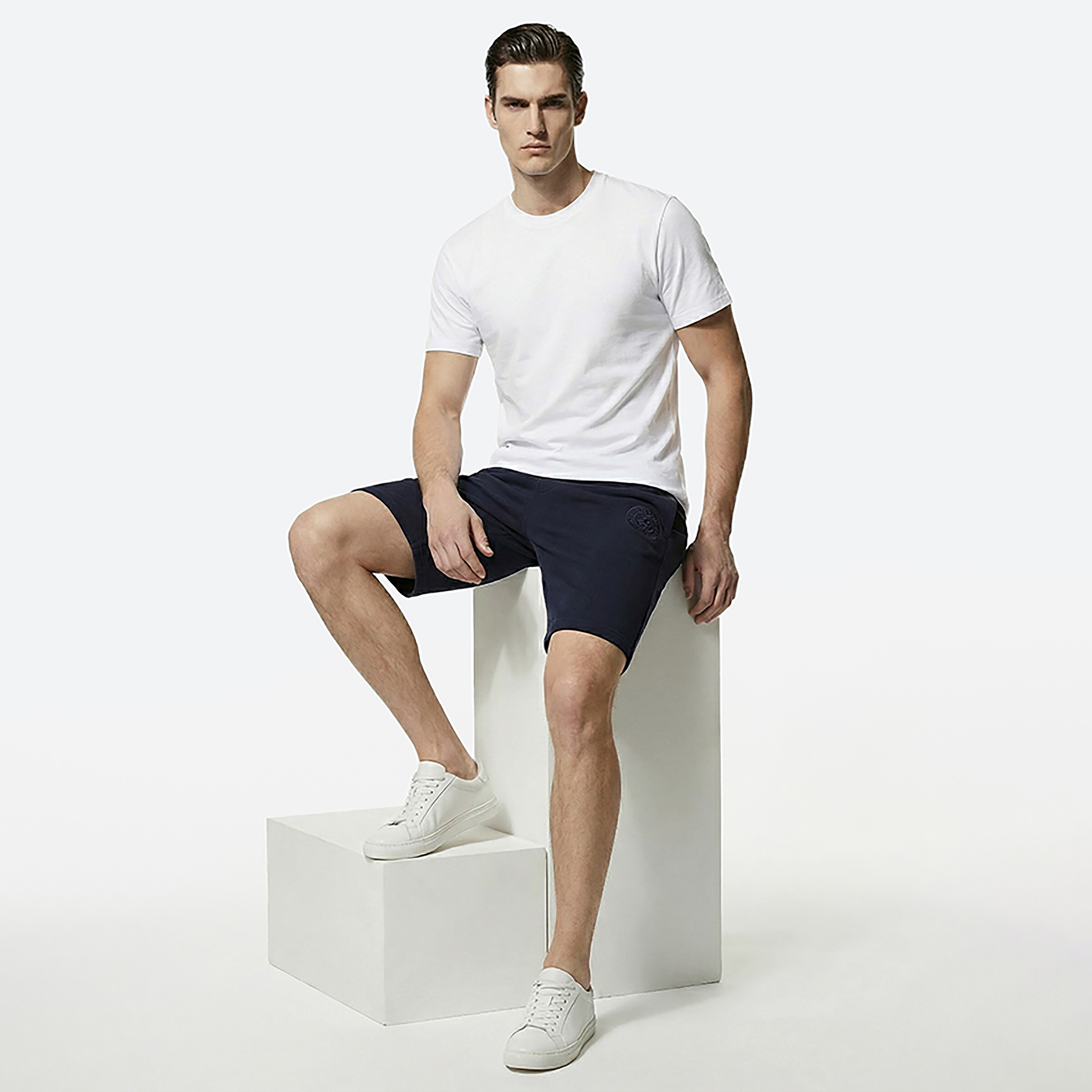شورت رجالي سادة بخصر متوسط ورباط شد من بيفرلي هيلز بولو كلوب-men-clothing-bottoms-shorts-image-2