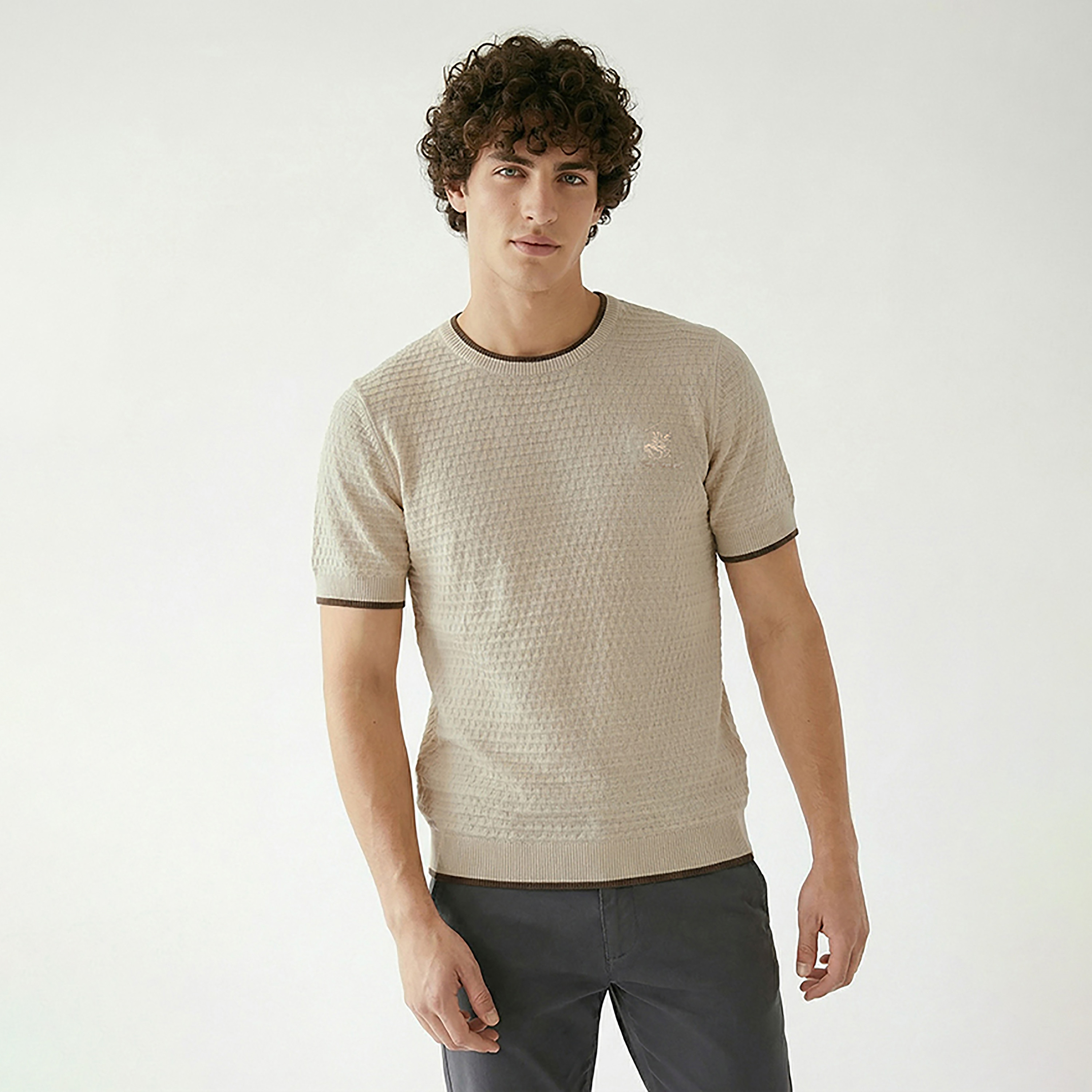 كنزة رجالية محبوكة بأكمام قصيرة ورقبة مستديرة ذات أطراف متباينة من بيفرلي هيلز بولو كلوب-men-clothing-sweatersandpullovers-image-1