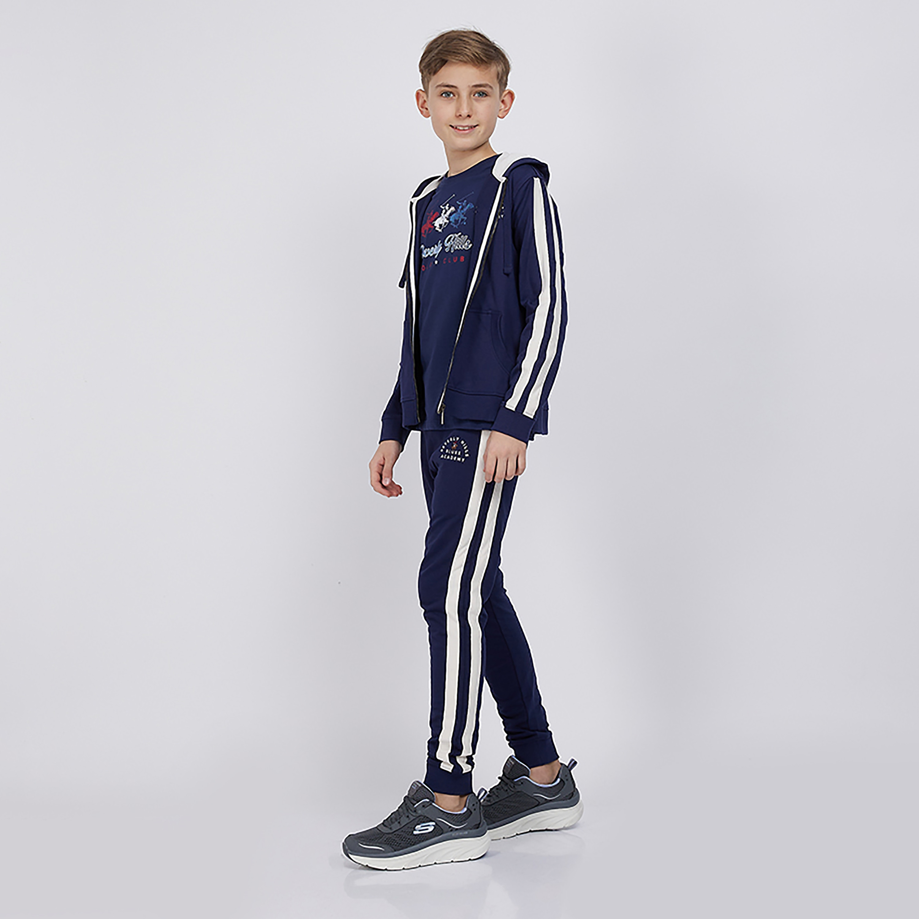 بنطال ركض بشعار مطرز من الجانب من بيفرلي هيلز بولو كلوب-boys-clothing-bottoms-joggersandtrackpants-image-8