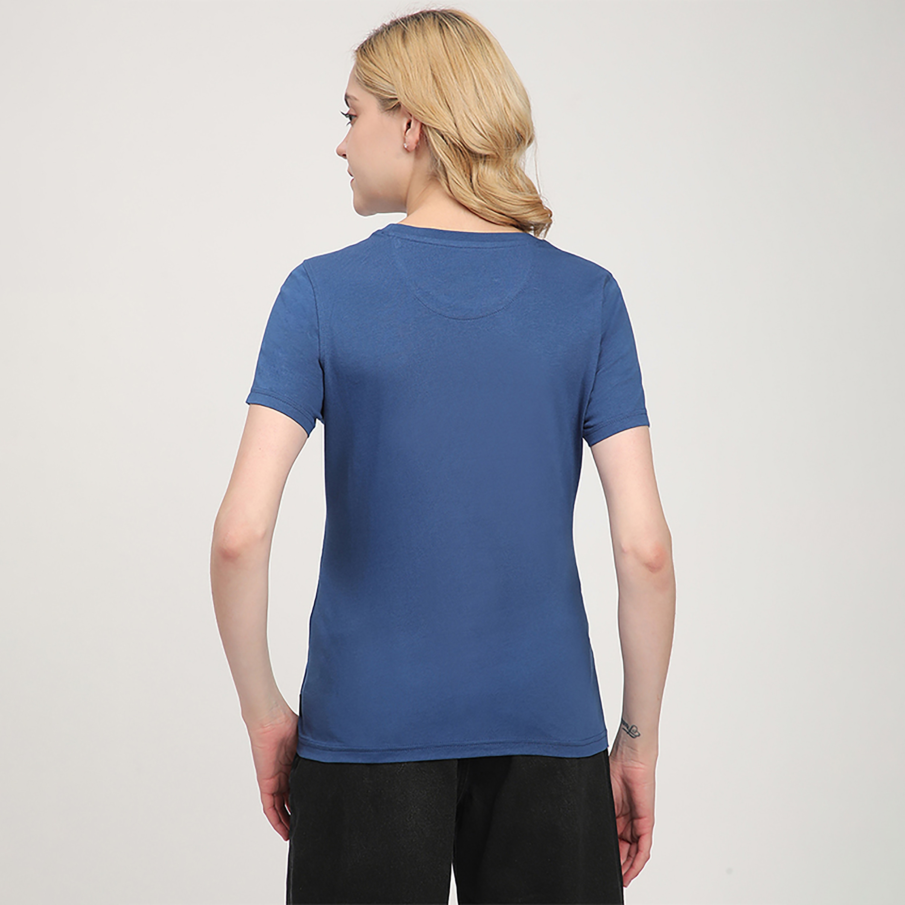 تي شيرت نسائي بأكمام قصيرة ورقبة دائرية وطبعة شعار من بيفرلي هيلز بولو كلوب-women-clothing-tshirts-image-4