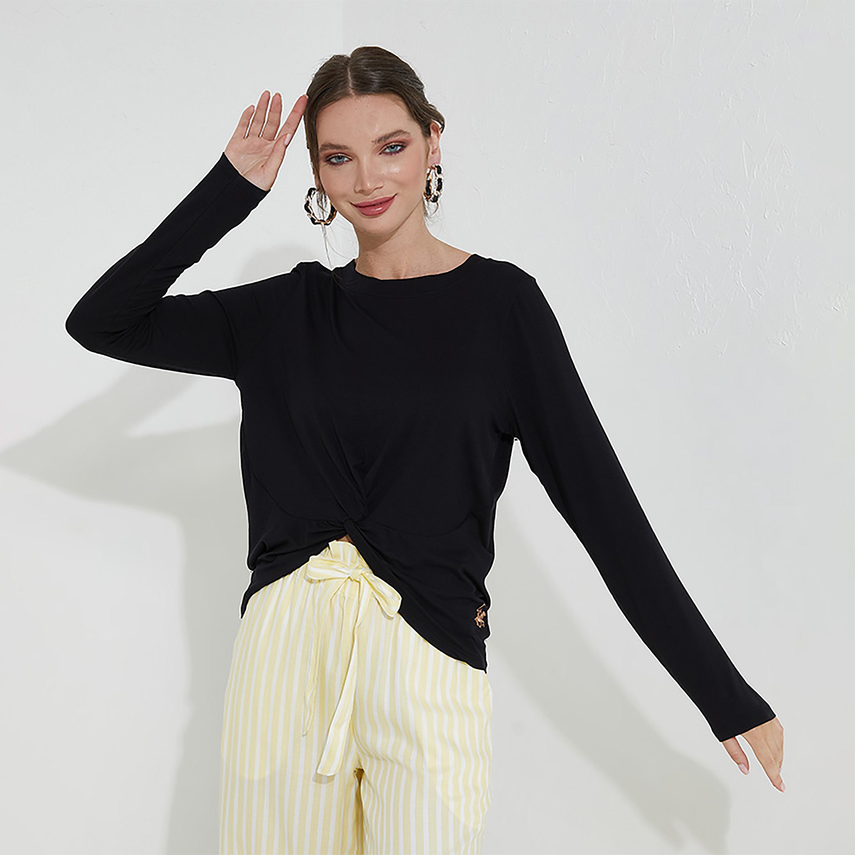  بلوزة بيفرلي هيلز بولو كلوب سادة بياقة دائرية وأكمام طويلة مع عقدة منقوشة-women-clothing-shirtsandblouses-blouses-image-1