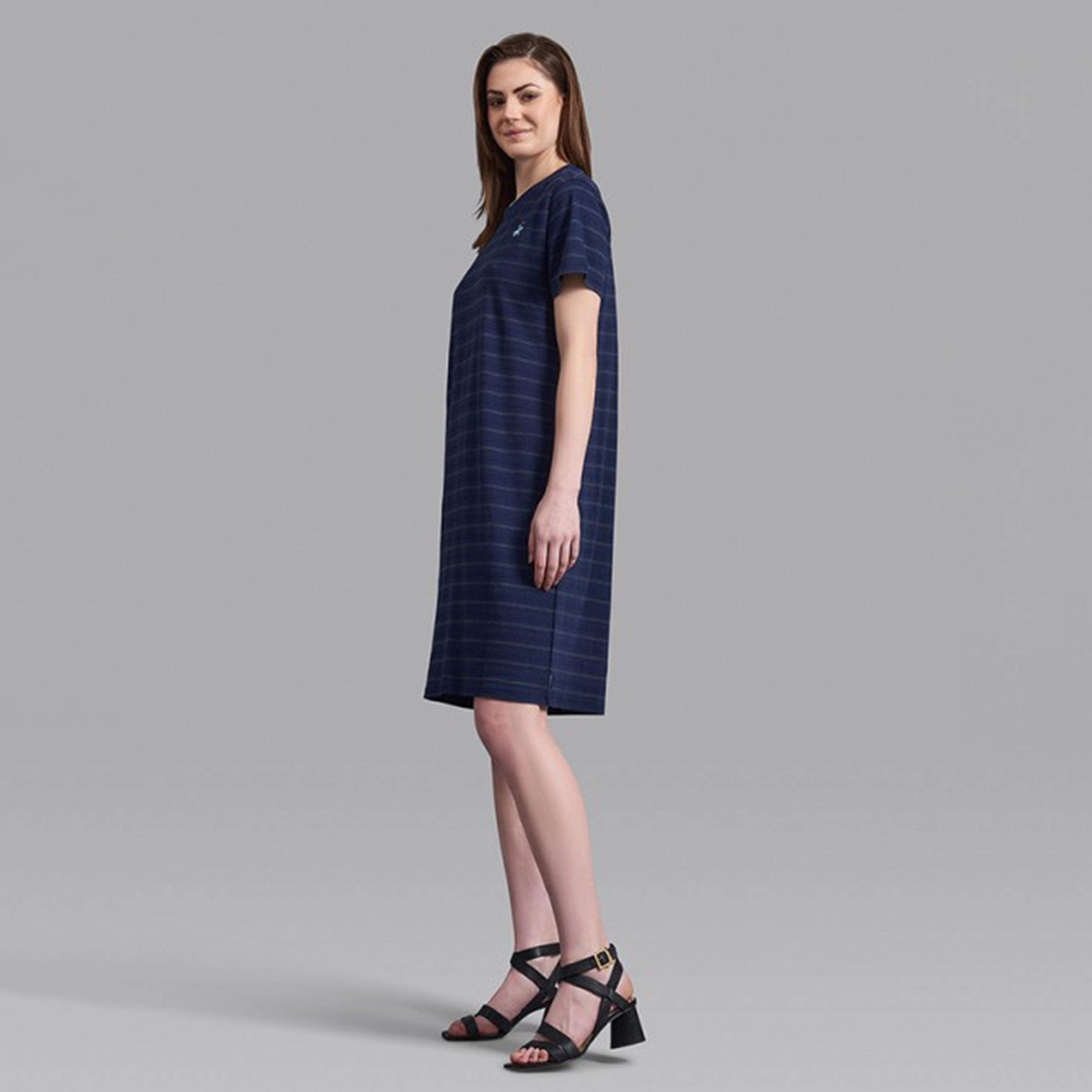 فستان تي شيرت من بيفرلي هيلز بولو كلوب مخطط مع لون أزرق كحلي بياقة مستديرة للنساء-women-clothing-dresses-image-2