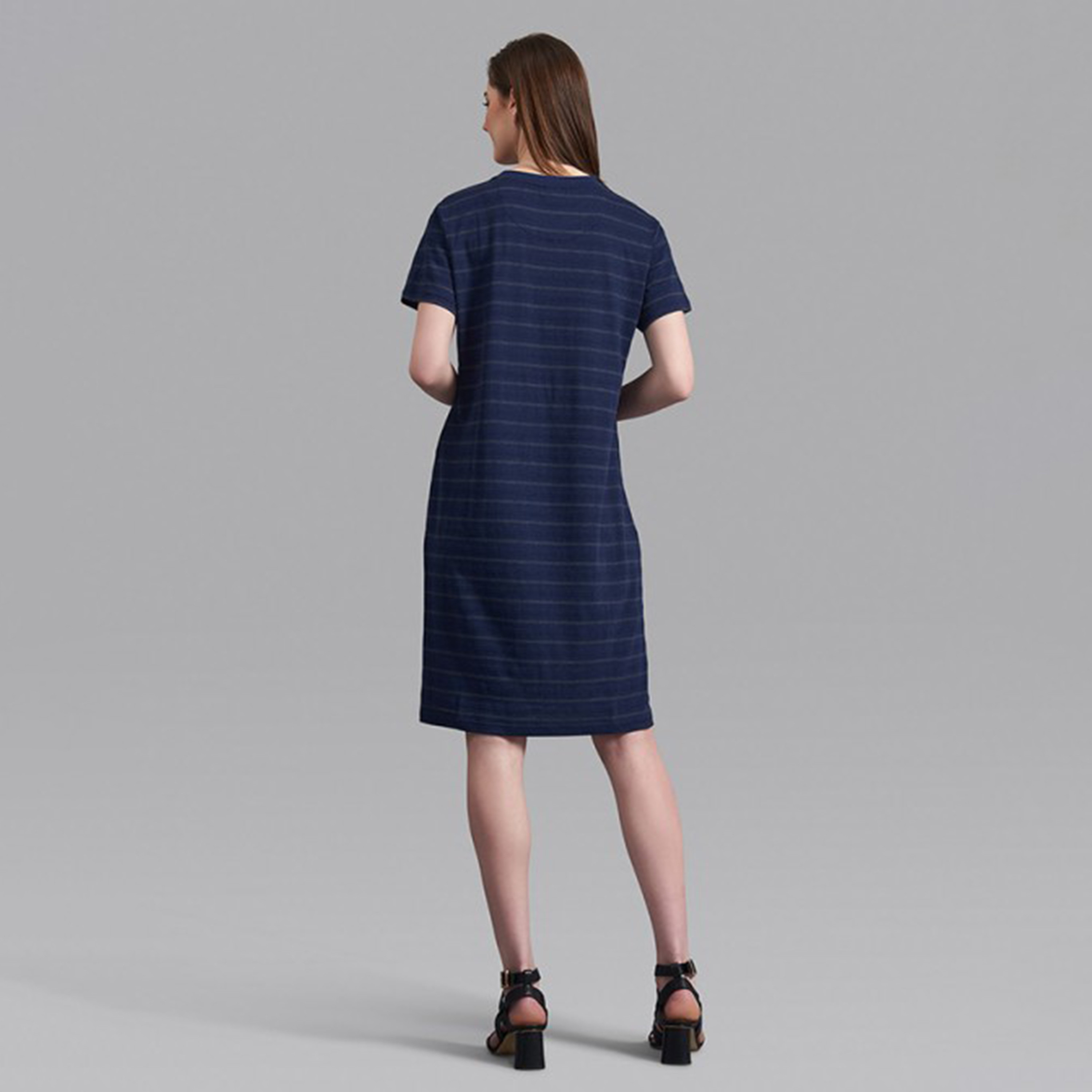 فستان تي شيرت من بيفرلي هيلز بولو كلوب مخطط مع لون أزرق كحلي بياقة مستديرة للنساء-women-clothing-dresses-image-4
