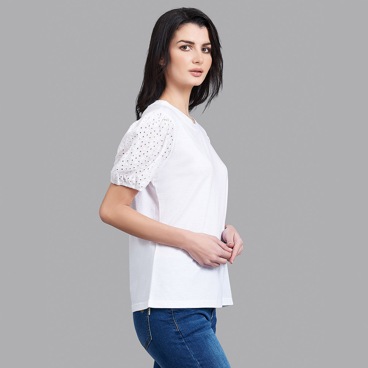 توب بيفرلي هيلز بولو كلوب نسائي بلون أبيض سادة بأكمام بالون مع ياقة دائرية-women-clothing-shirtsandblouses-blouses-image-4