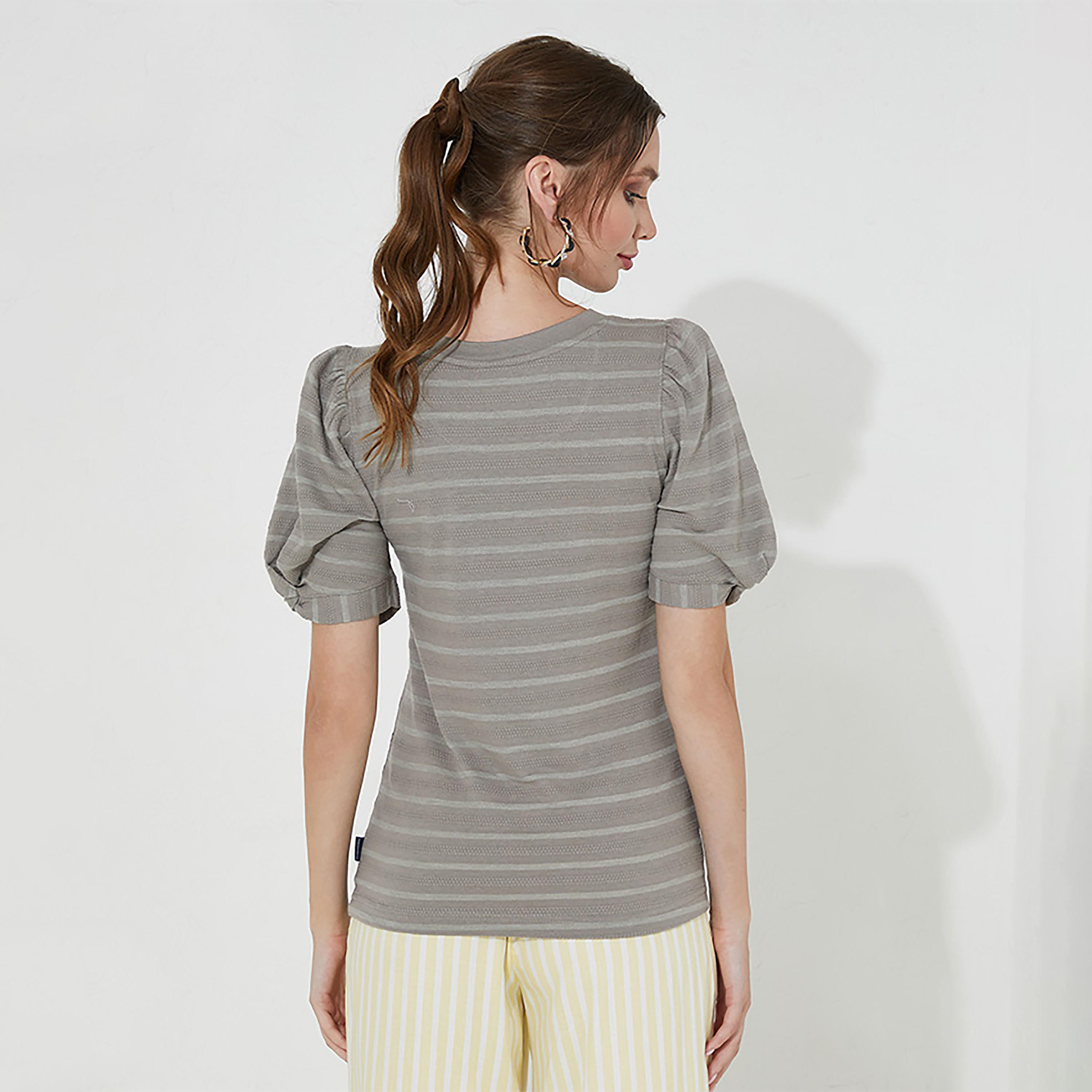  بلوزة بيفرلي هيلز بولو كلوب ذو مخططة بياقة دائرية وأكمام منفوخة-women-clothing-shirtsandblouses-blouses-image-4