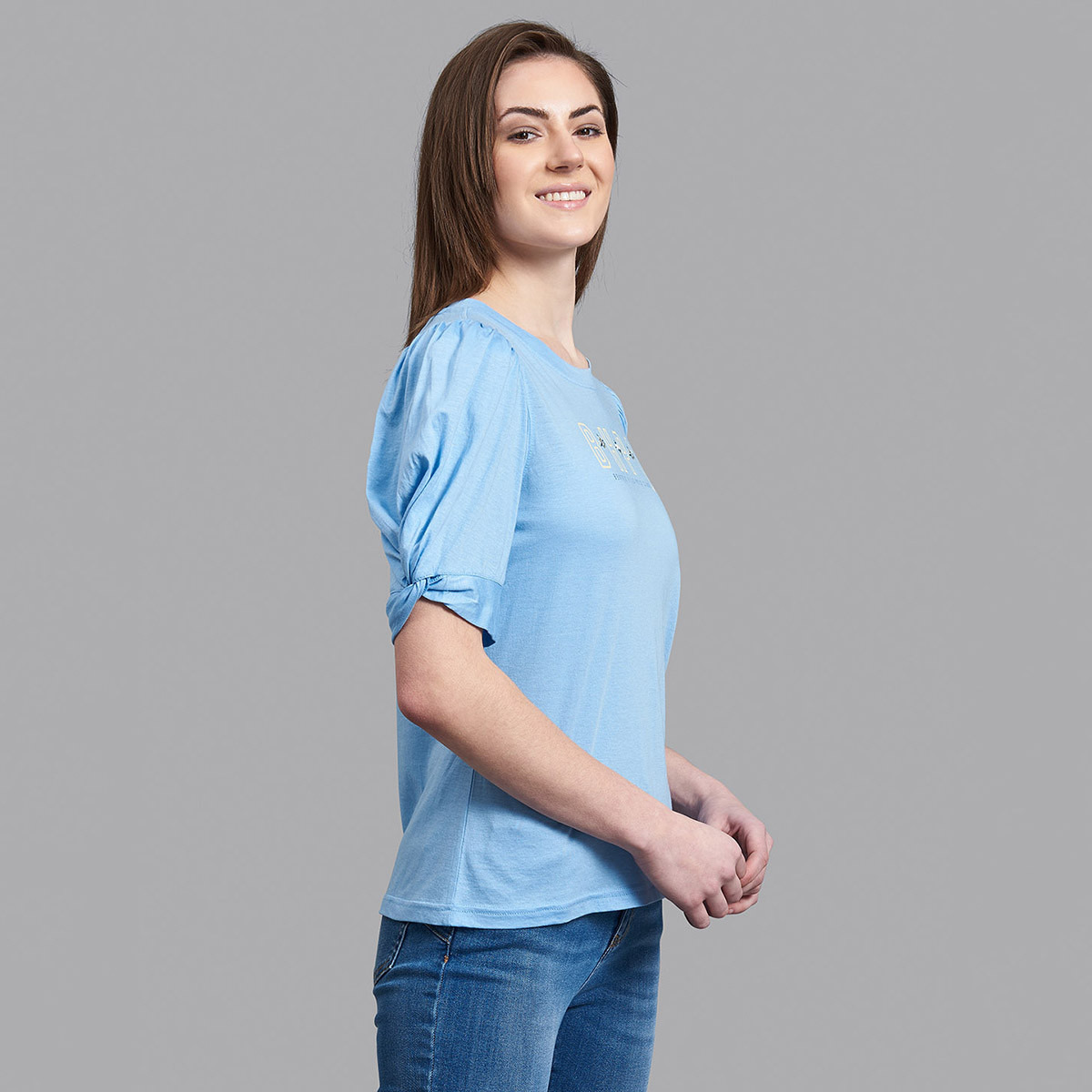 توب بيفرلي هيلز بولو كلوب نسائي بلون أزرق مسحوق مع شعار بأكمام بالون مع ياقة دائرية-women-clothing-shirtsandblouses-blouses-image-5