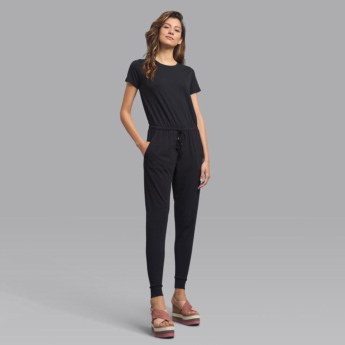 جمبسوت برباط مع جيب من بيفرلي هيلز بولو كلوب سادة مع لون أسود بياقة مستديرة للنساء-women-clothing-jumpsuits-image-1