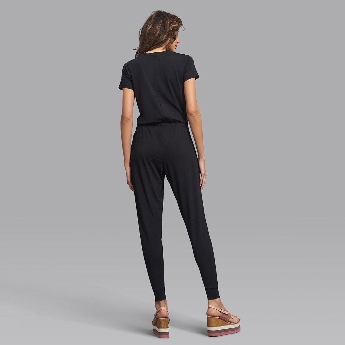 جمبسوت برباط مع جيب من بيفرلي هيلز بولو كلوب سادة مع لون أسود بياقة مستديرة للنساء-women-clothing-jumpsuits-image-2