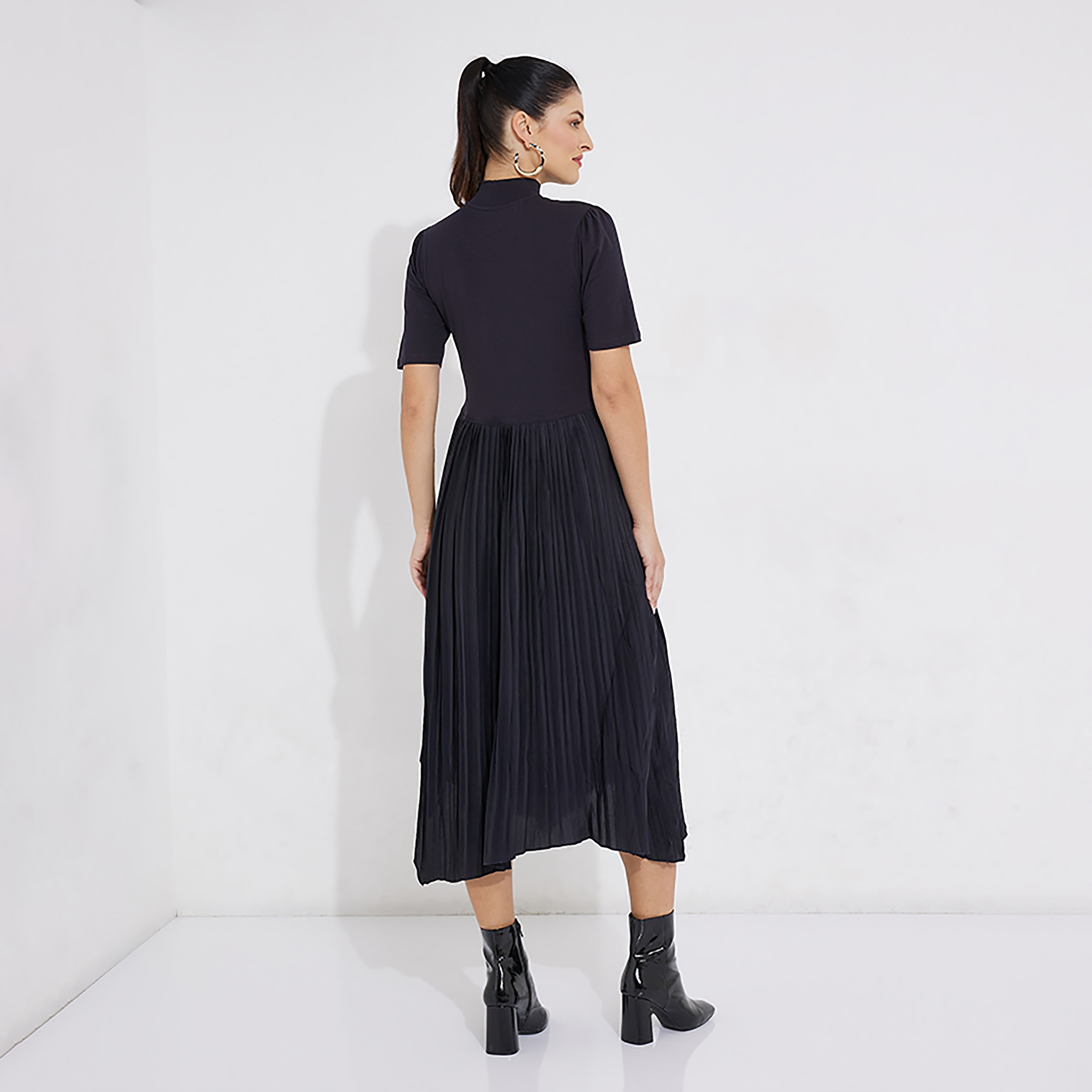 Beverly Hills Polo Club Black High Neck Pleated Midi Dress-women-clothing-dresses-image-4
