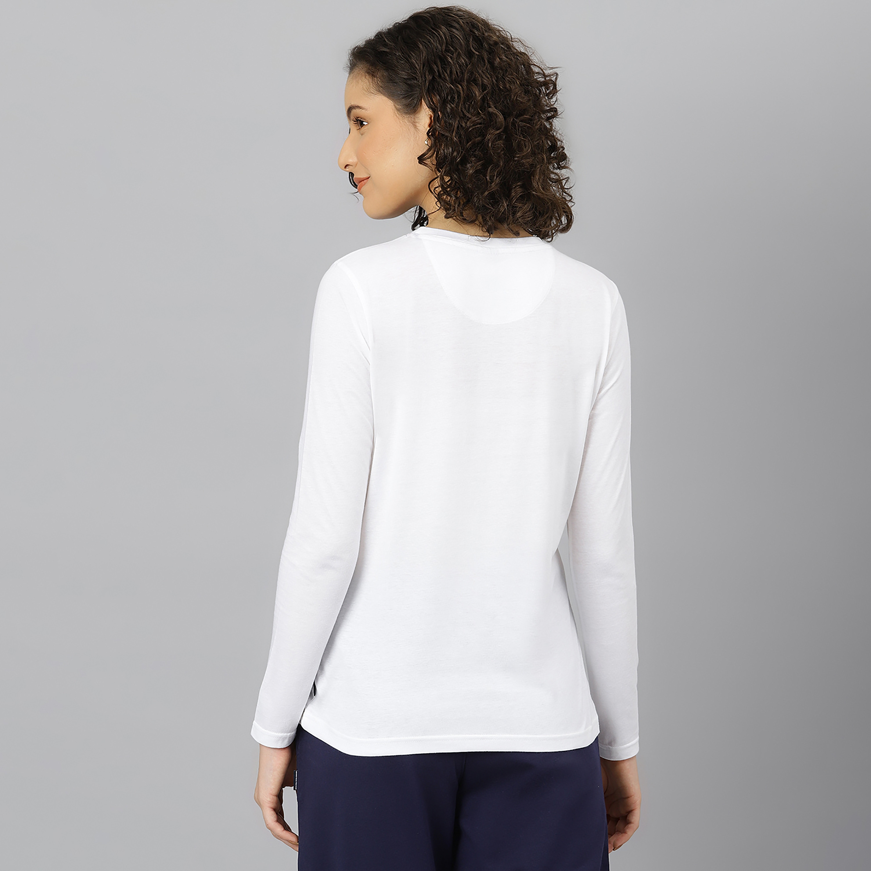 تي شيرت بياقة مستديرة بتصميم مطبوعة وأكمام طويلة من بيفرلي هيلز بولو كلوب -women-clothing-tshirts-image-8