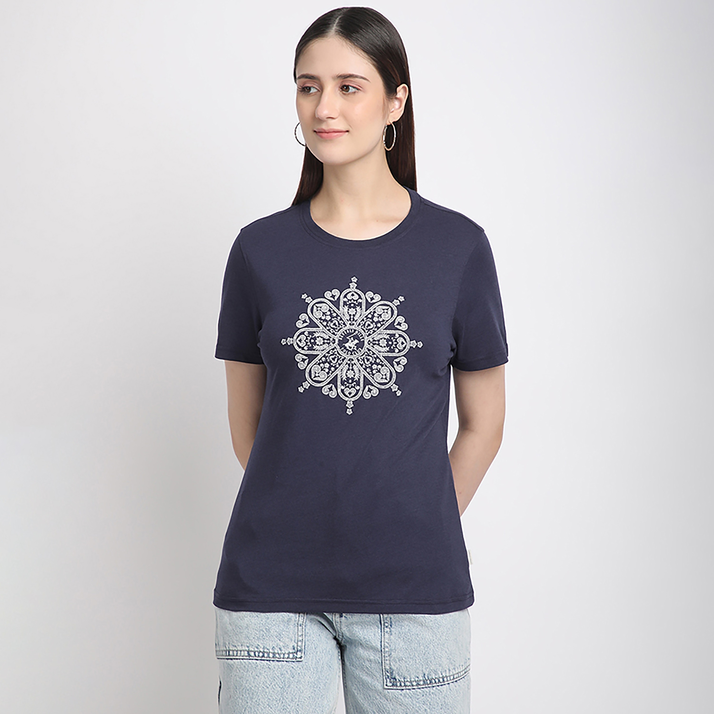 تي شيرت نسائي بأكمام قصيرة ورقبة دائرية وطبعة ماندالا من بيفرلي هيلز بولو كلوب-women-clothing-tshirts-image-5