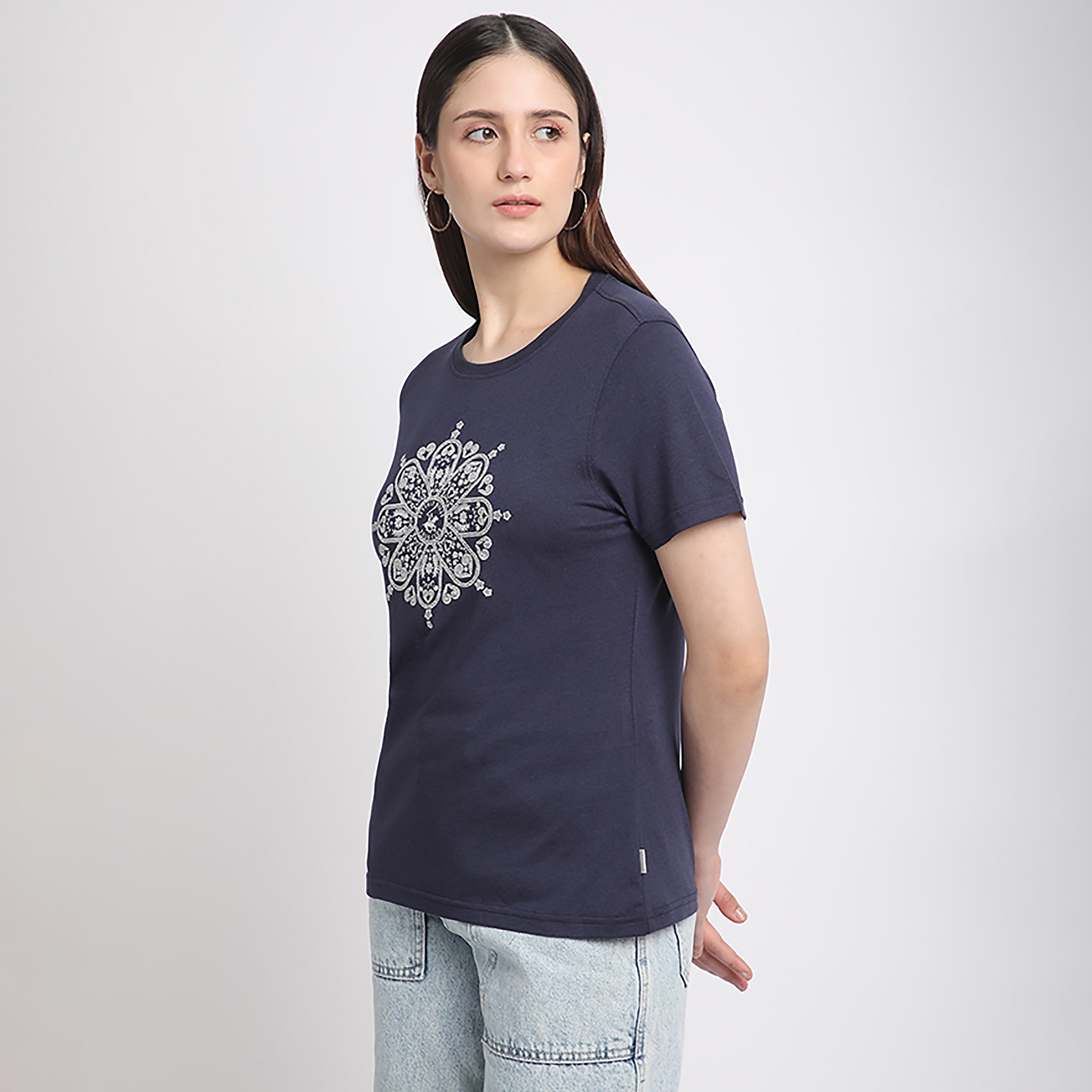 تي شيرت نسائي بأكمام قصيرة ورقبة دائرية وطبعة ماندالا من بيفرلي هيلز بولو كلوب-women-clothing-tshirts-image-6