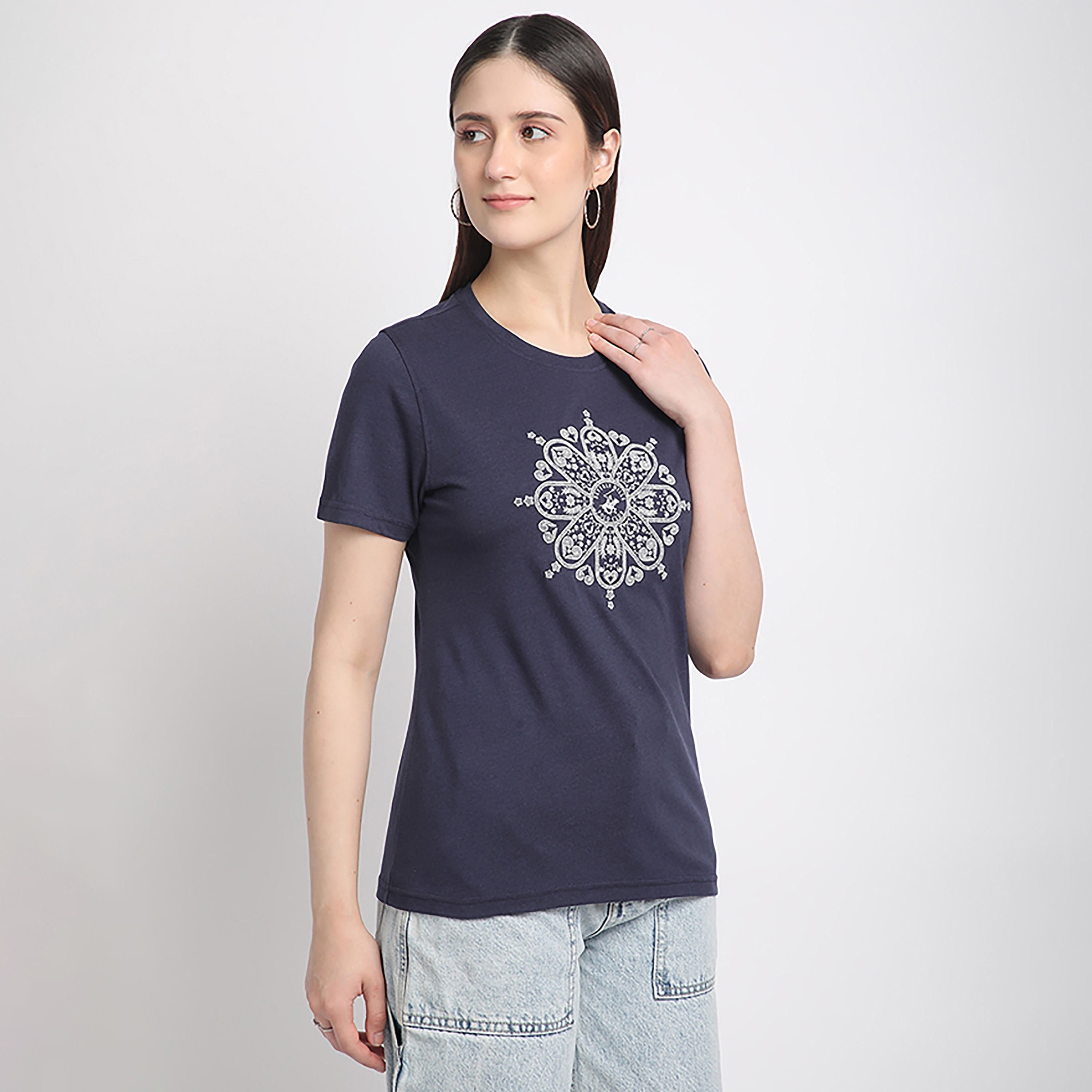 تي شيرت نسائي بأكمام قصيرة ورقبة دائرية وطبعة ماندالا من بيفرلي هيلز بولو كلوب-women-clothing-tshirts-image-7