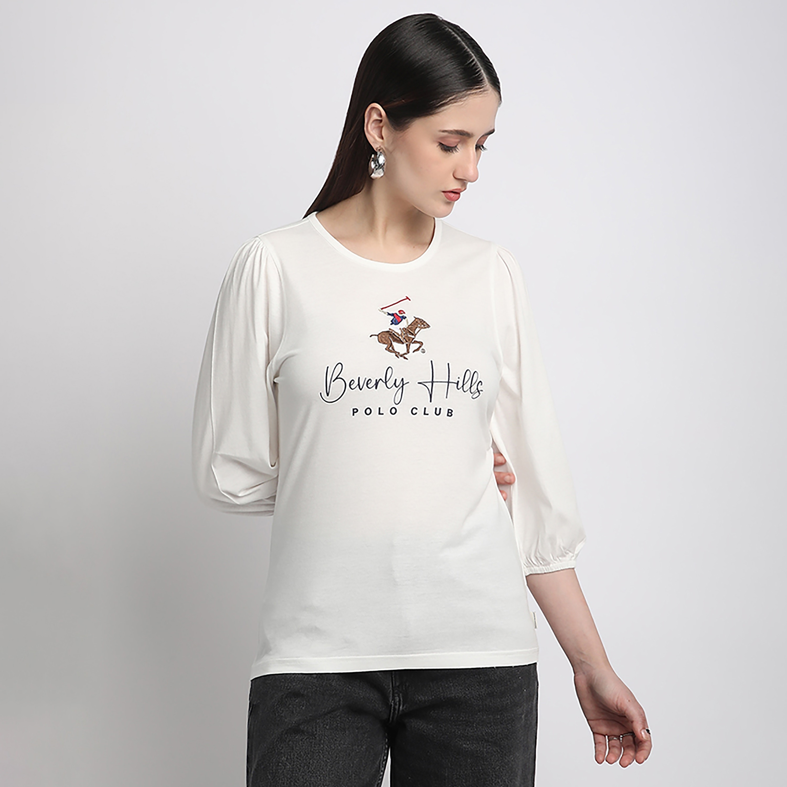 تي شيرت نسائي بياقة دائرية وأكمام ثلاثة أرباع وطبعة شعار من بيفرلي هيلز بولو كلوب-women-clothing-tshirts-image-1