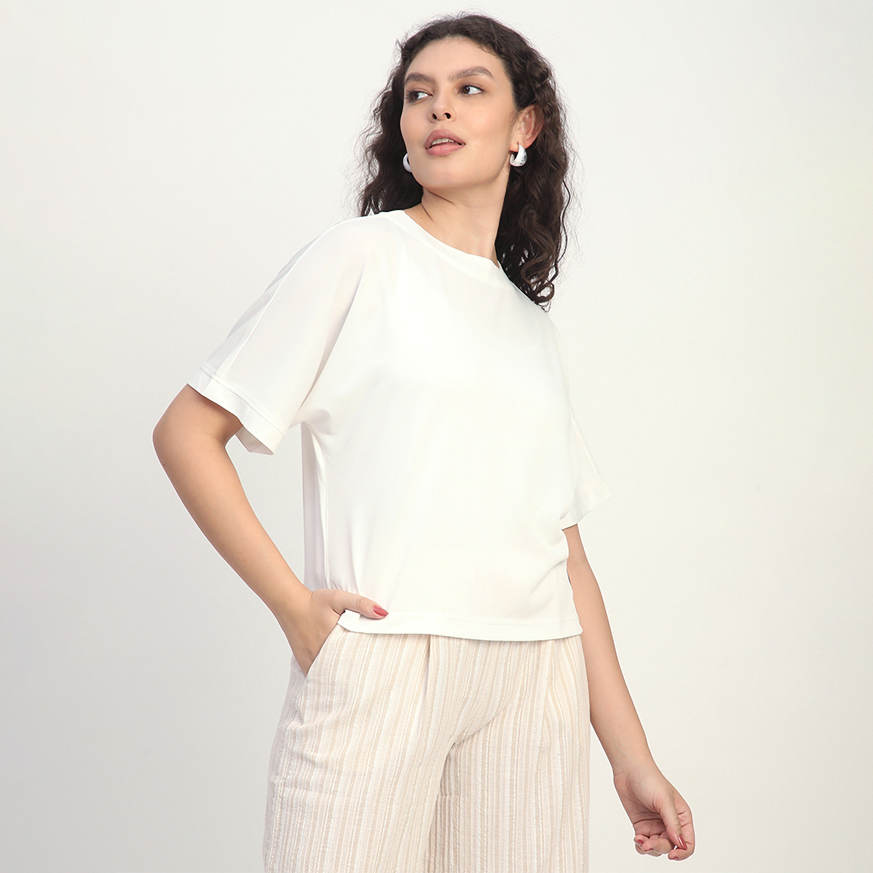 بلوزة نسائية بياقة دائرية وأكمام قصيرة من بيفرلي هيلز بولو كلوب-PROMO_CP_BHPC_101125-image-11