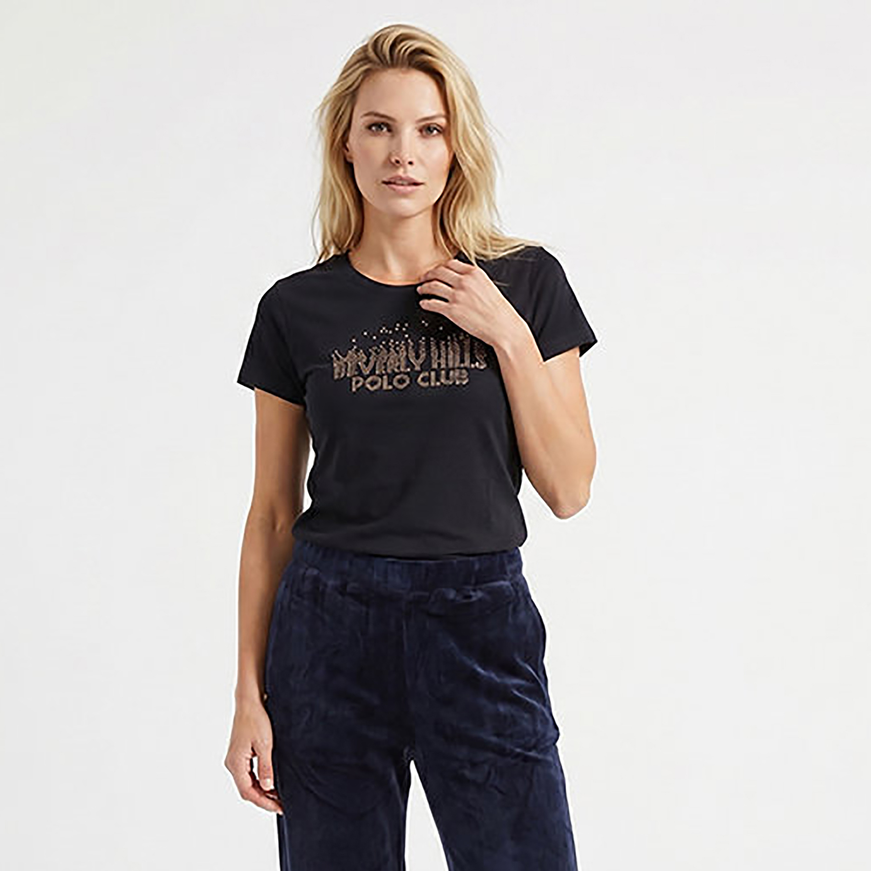 تيشرت نسائي مزين بنص وبياقة دائرية وأكمام قصيرة من بيفرلي هيلز بولو كلوب-women-clothing-tshirts-image-3