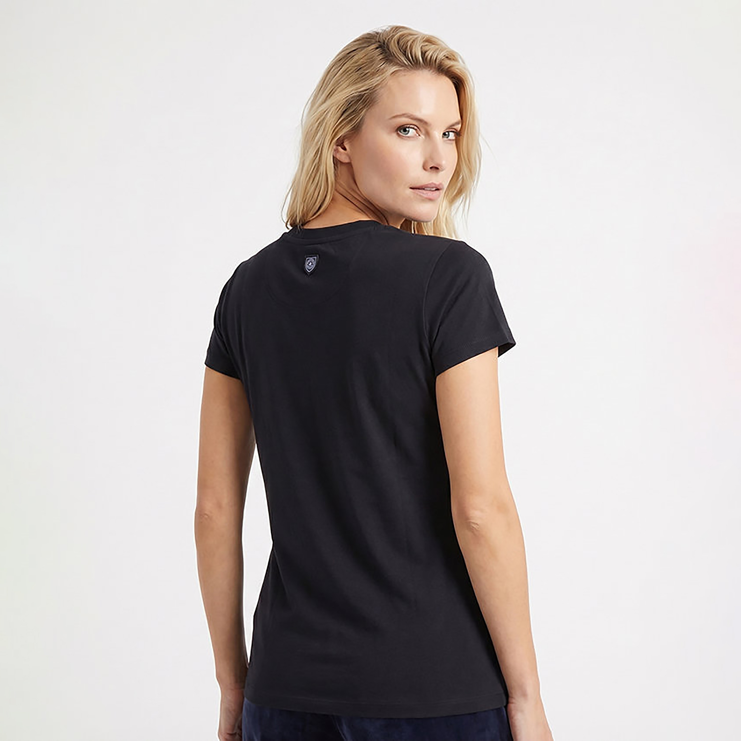 تيشرت نسائي مزين بنص وبياقة دائرية وأكمام قصيرة من بيفرلي هيلز بولو كلوب-women-clothing-tshirts-image-5