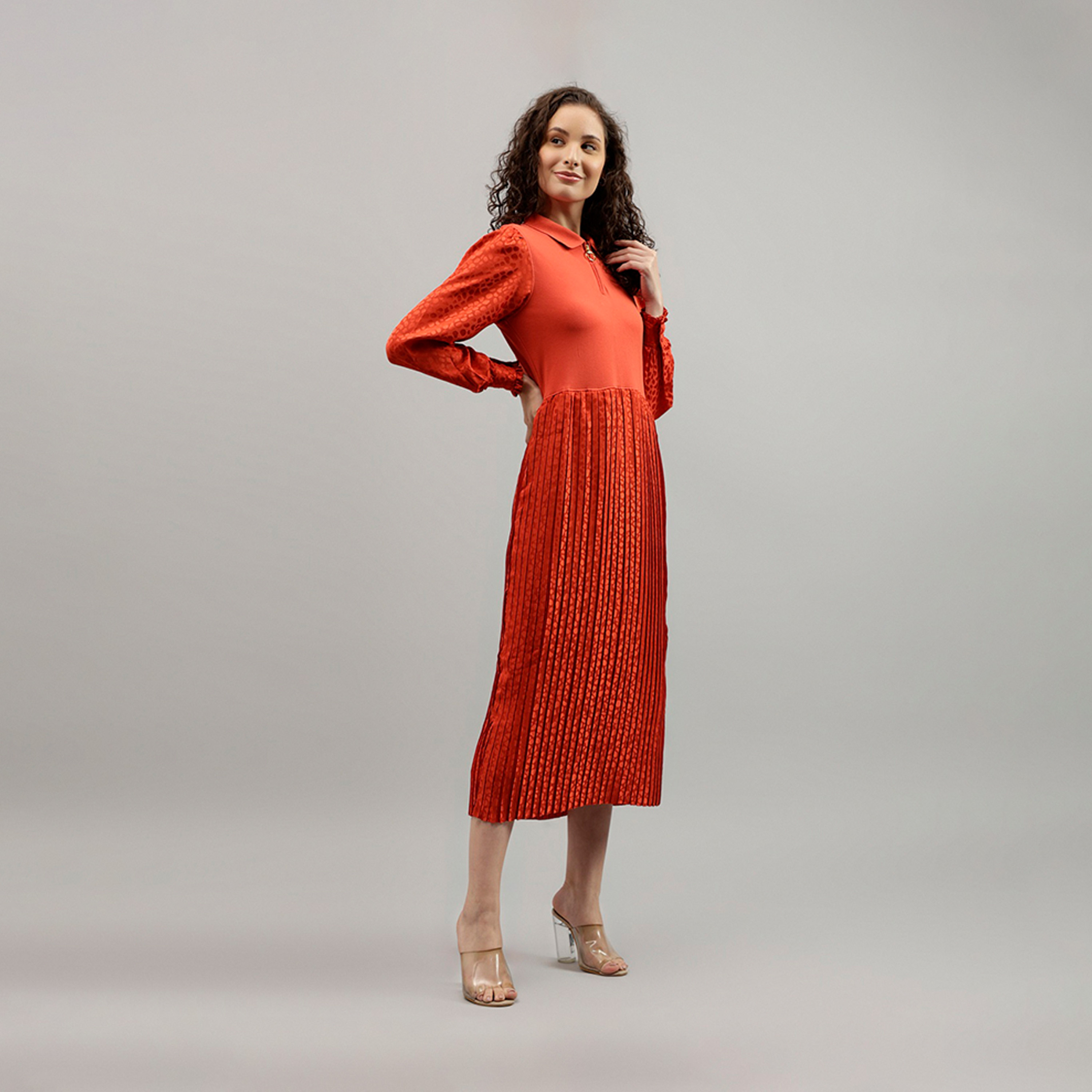 بيفرلي هيلز بولو كلوب- فستان نسائي متوسط الطول بياقة دائرية أكمام طويلة-women-clothing-dresses-image-3