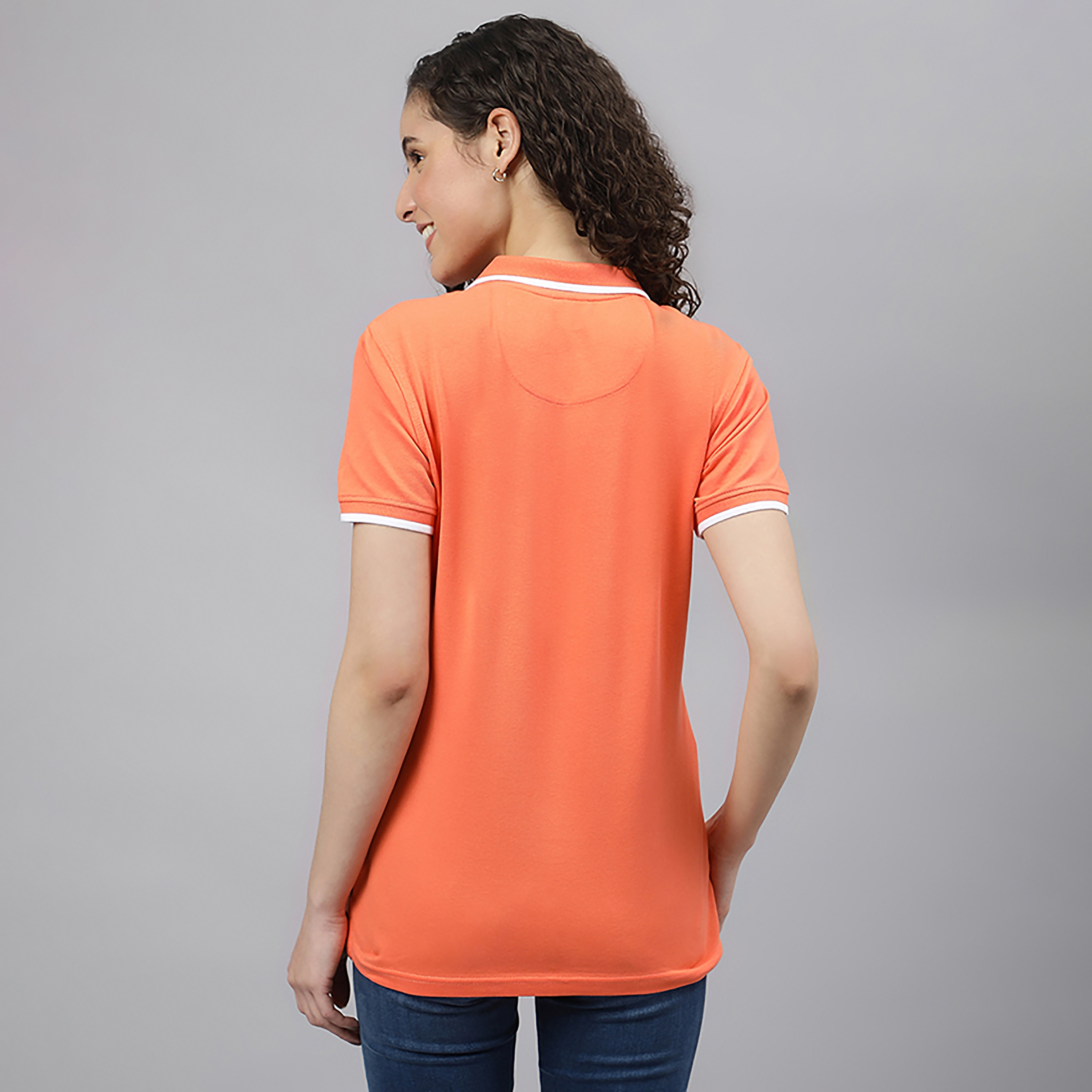 تيشيرت بولو سادة بياقة وأكمام قصيرة من بيفرلي هيلز بولو كلوب-women-clothing-tshirts-image-8