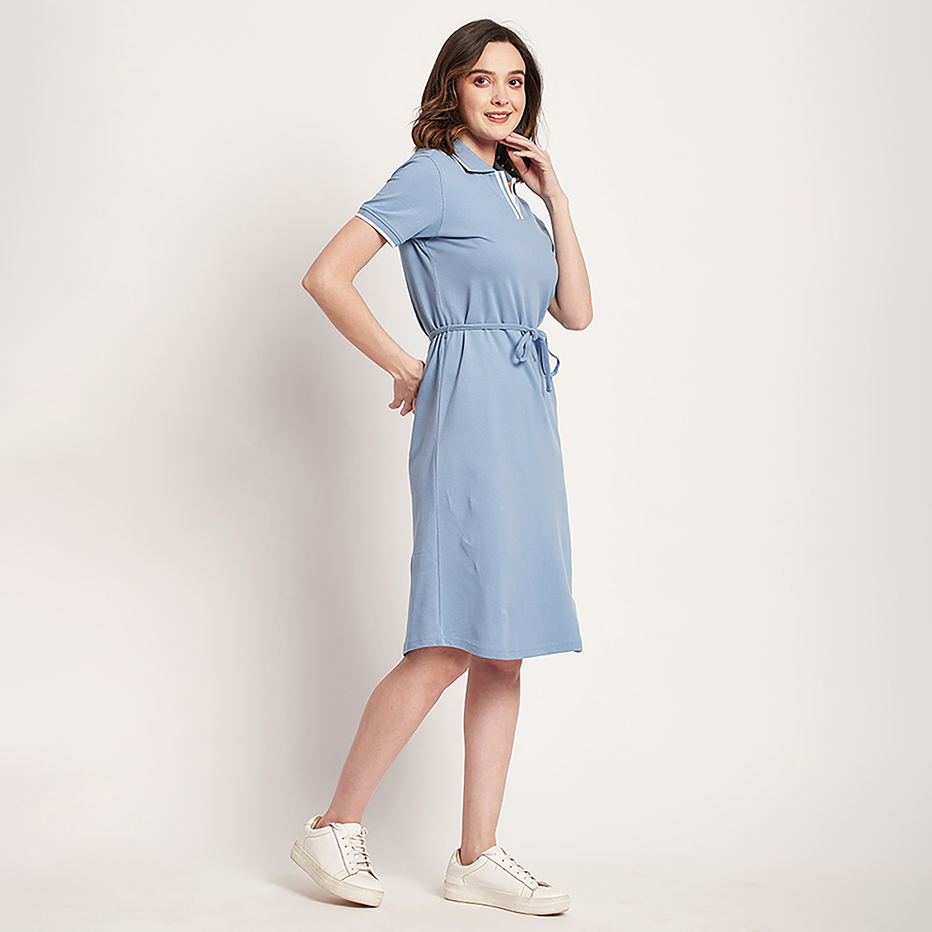 فستان تي شيرت ميدي مع ياقة بولو ذو شعار من بيفرلي هيلز بولو كلوب-women-clothing-dresses-image-3
