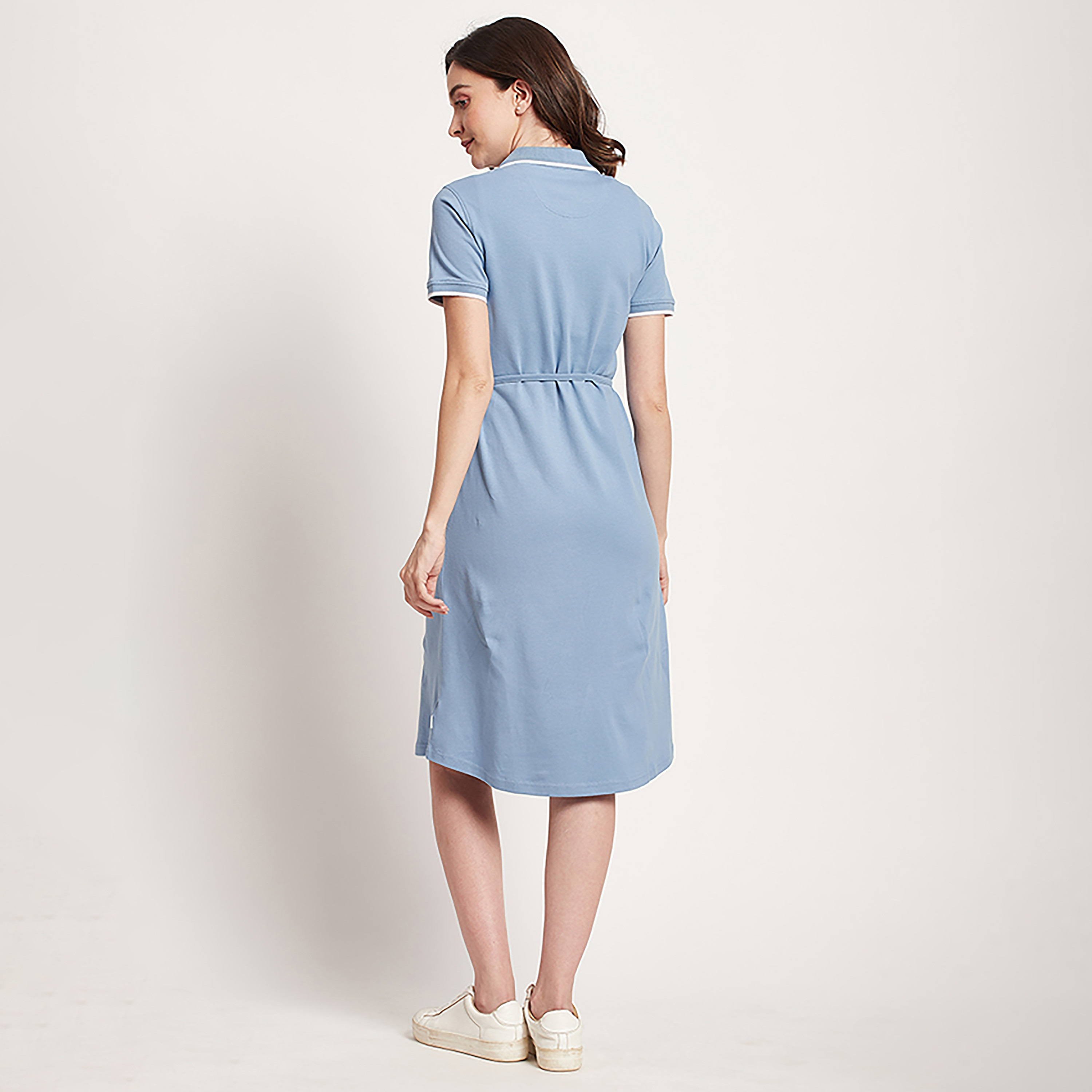 فستان تي شيرت ميدي مع ياقة بولو ذو شعار من بيفرلي هيلز بولو كلوب-women-clothing-dresses-image-4
