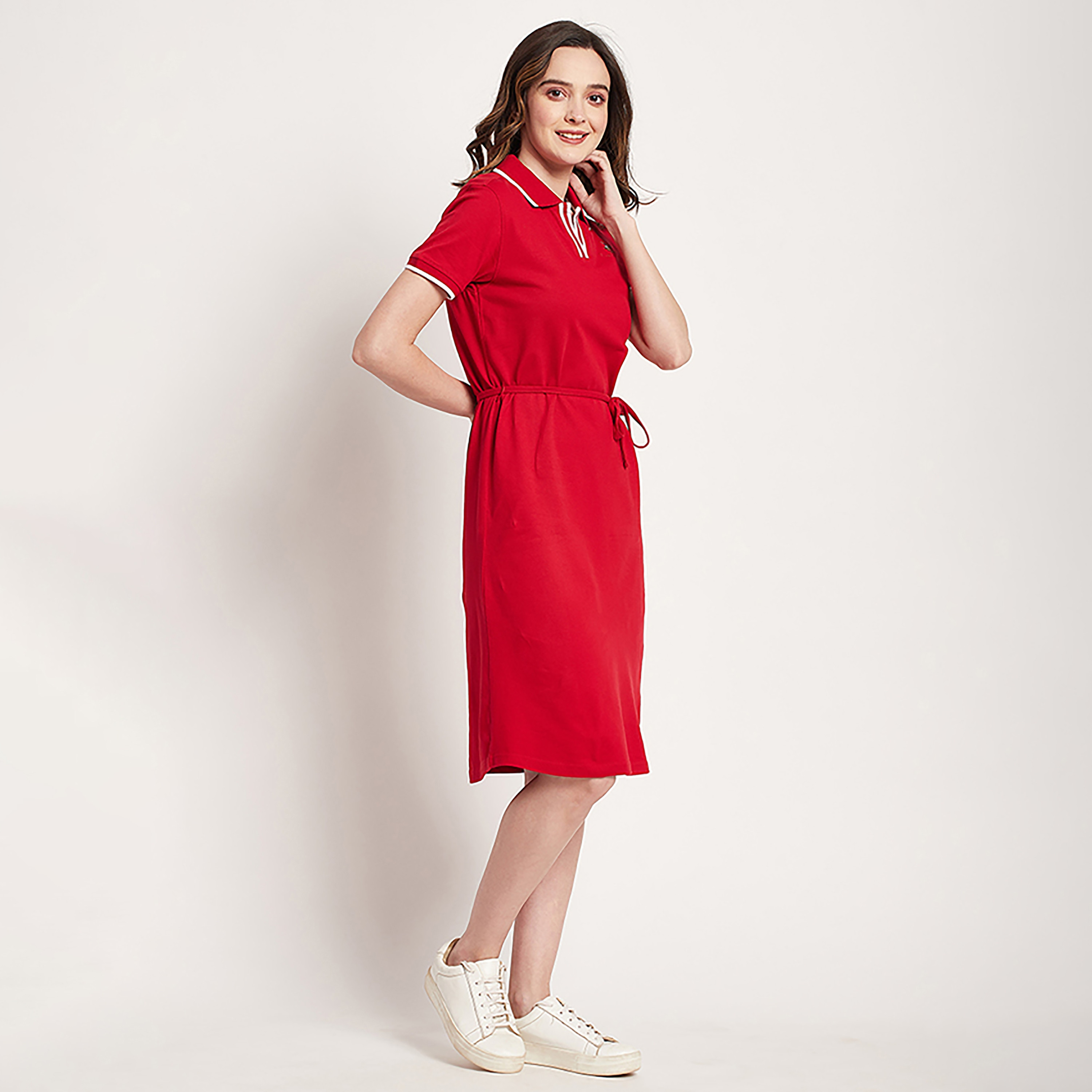 فستان تي شيرت ميدي مع ياقة بولو ذو شعار من بيفرلي هيلز بولو كلوب-women-clothing-dresses-image-7