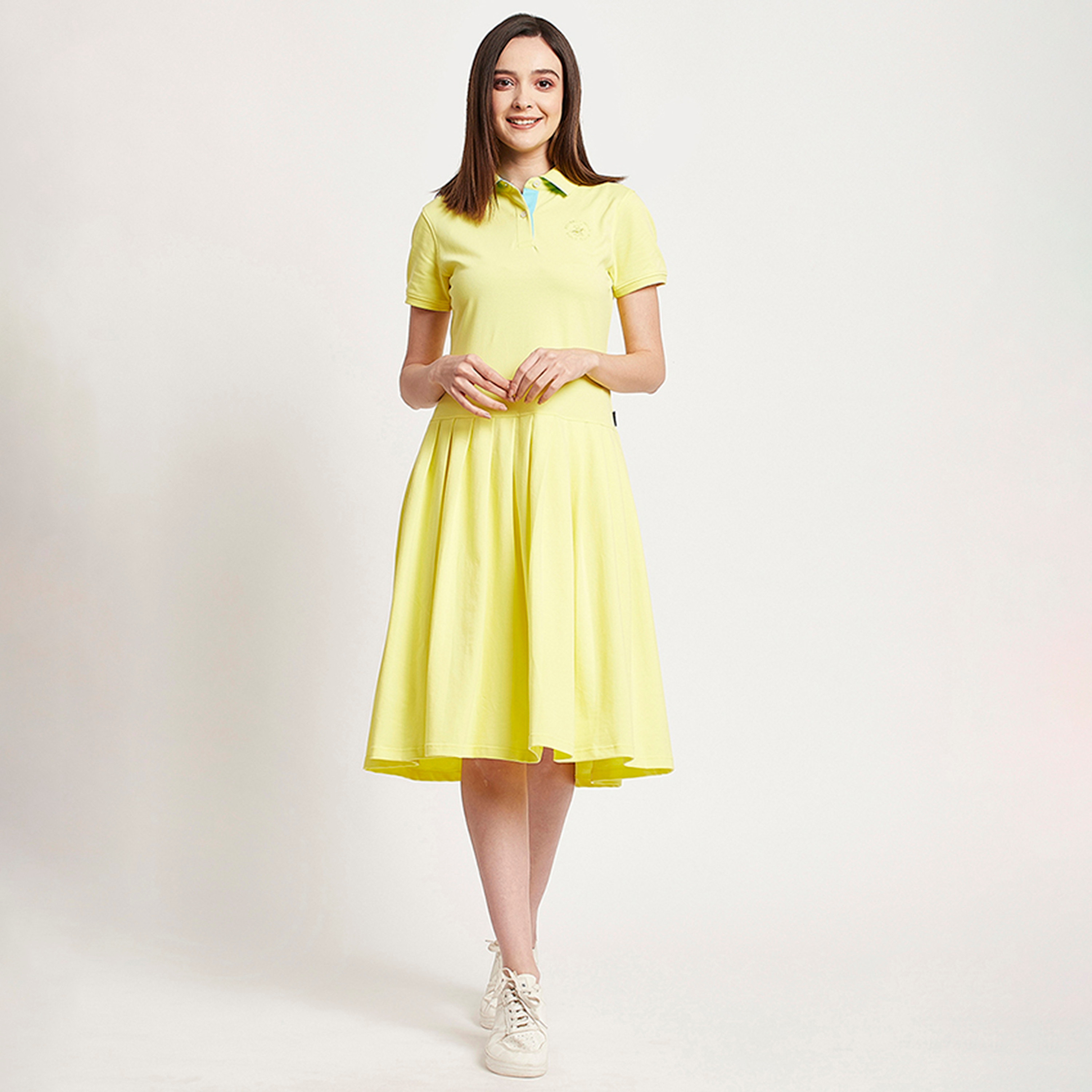 فستان تي شيرت ميدي بطيات مع ياقة بولو ذو شعار من بيفرلي هيلز بولو كلوب-women-clothing-dresses-image-5