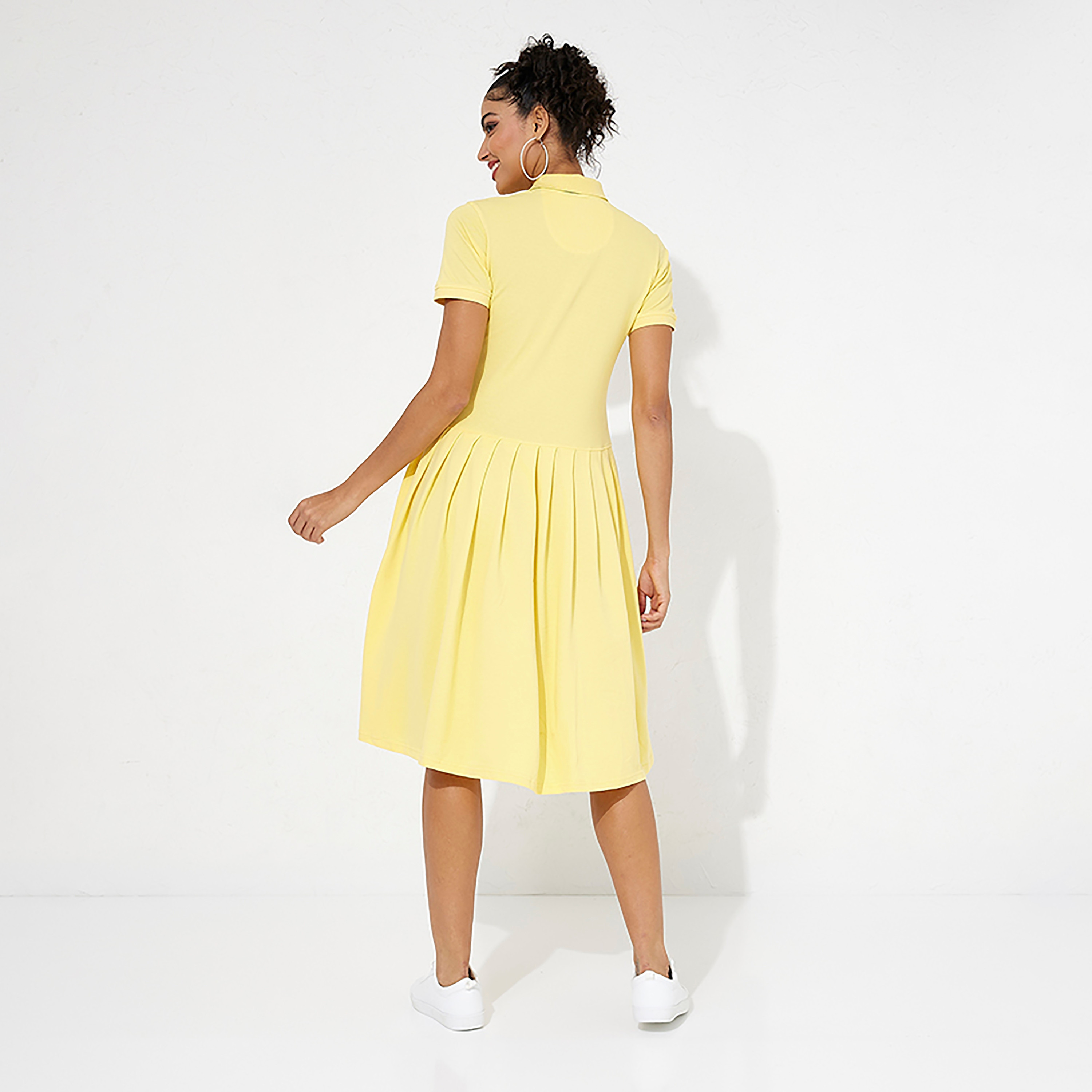 فستان ميدي بطيات مع ياقة بولو ذو شعار من بيفرلي هيلز بولو كلوب-women-clothing-dresses-image-8