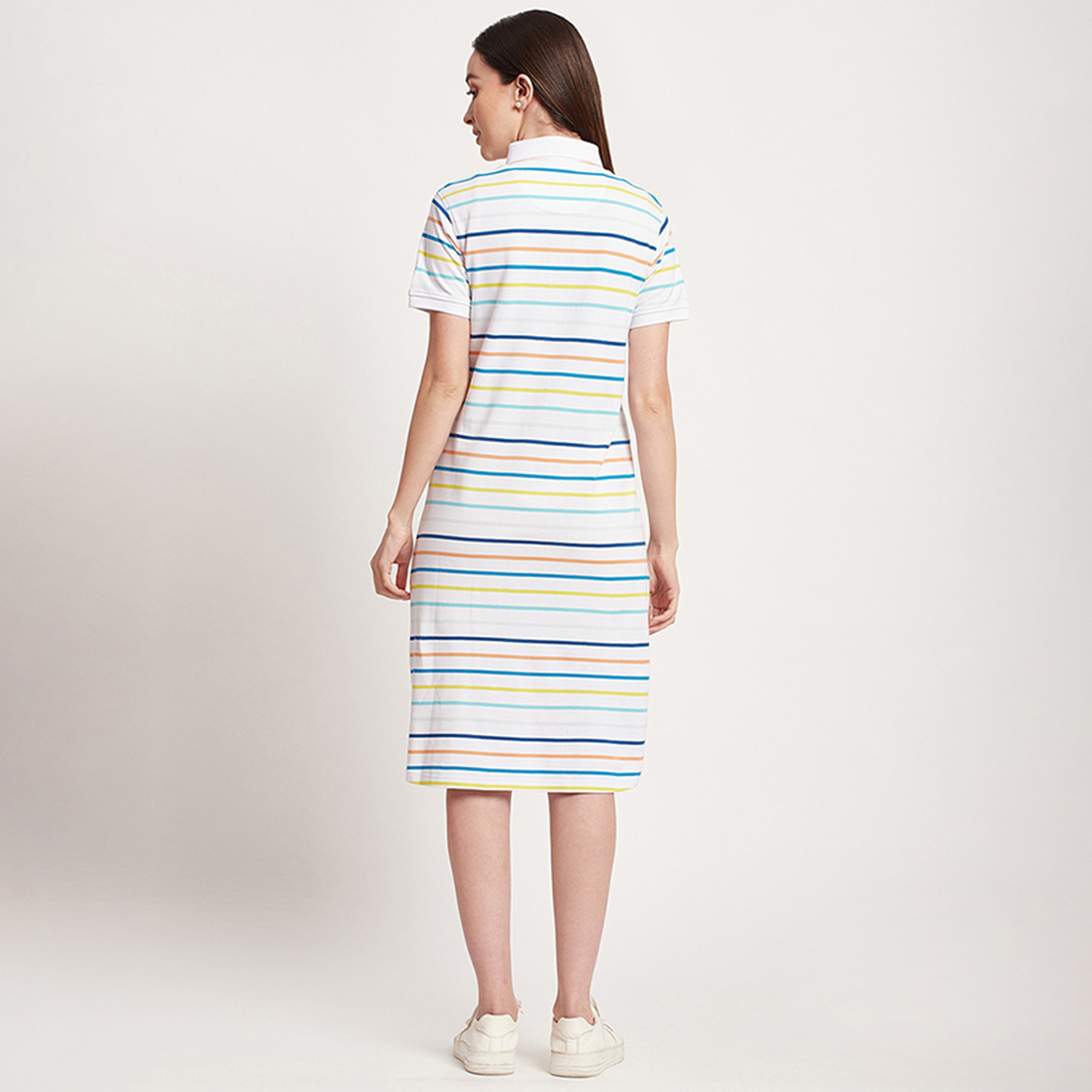 فستان تي شيرت بطول الركبة مع ياقة بولو ذو مخطط من بيفرلي هيلز بولو كلوب-women-clothing-dresses-image-4