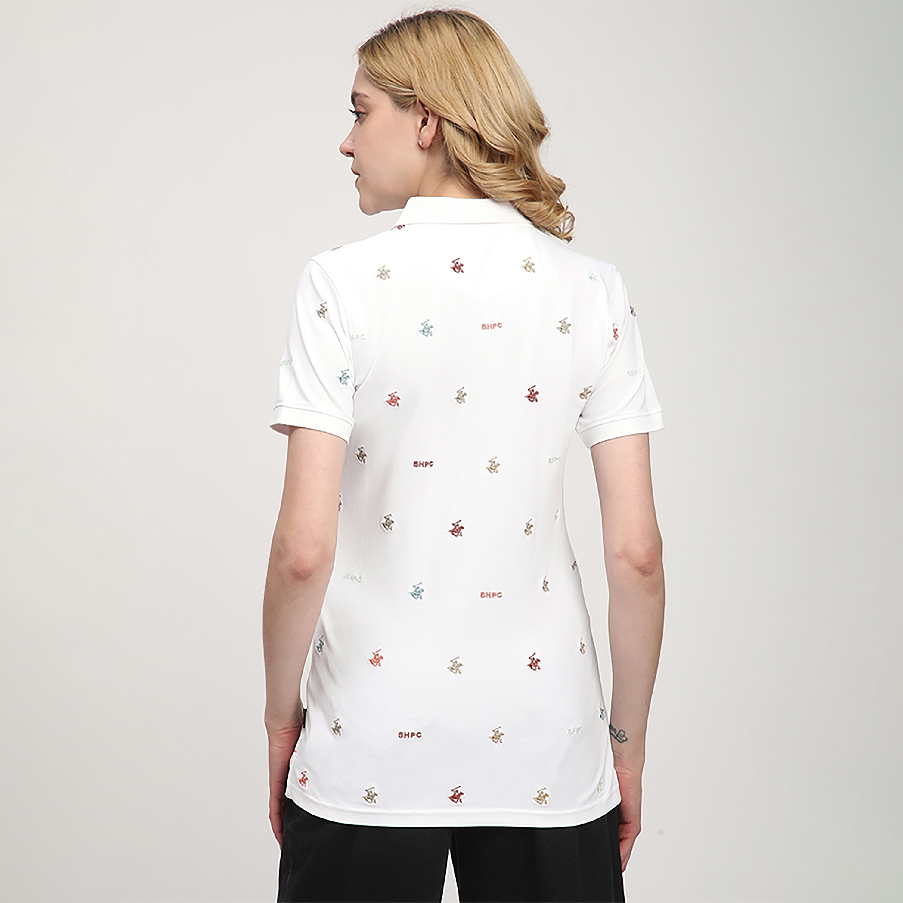 تي شيرت بولو نسائي بأكمام قصيرة وياقة مطرزة بالكامل بشعار من بيفرلي هيلز بولو كلوب-women-clothing-tshirts-image-4