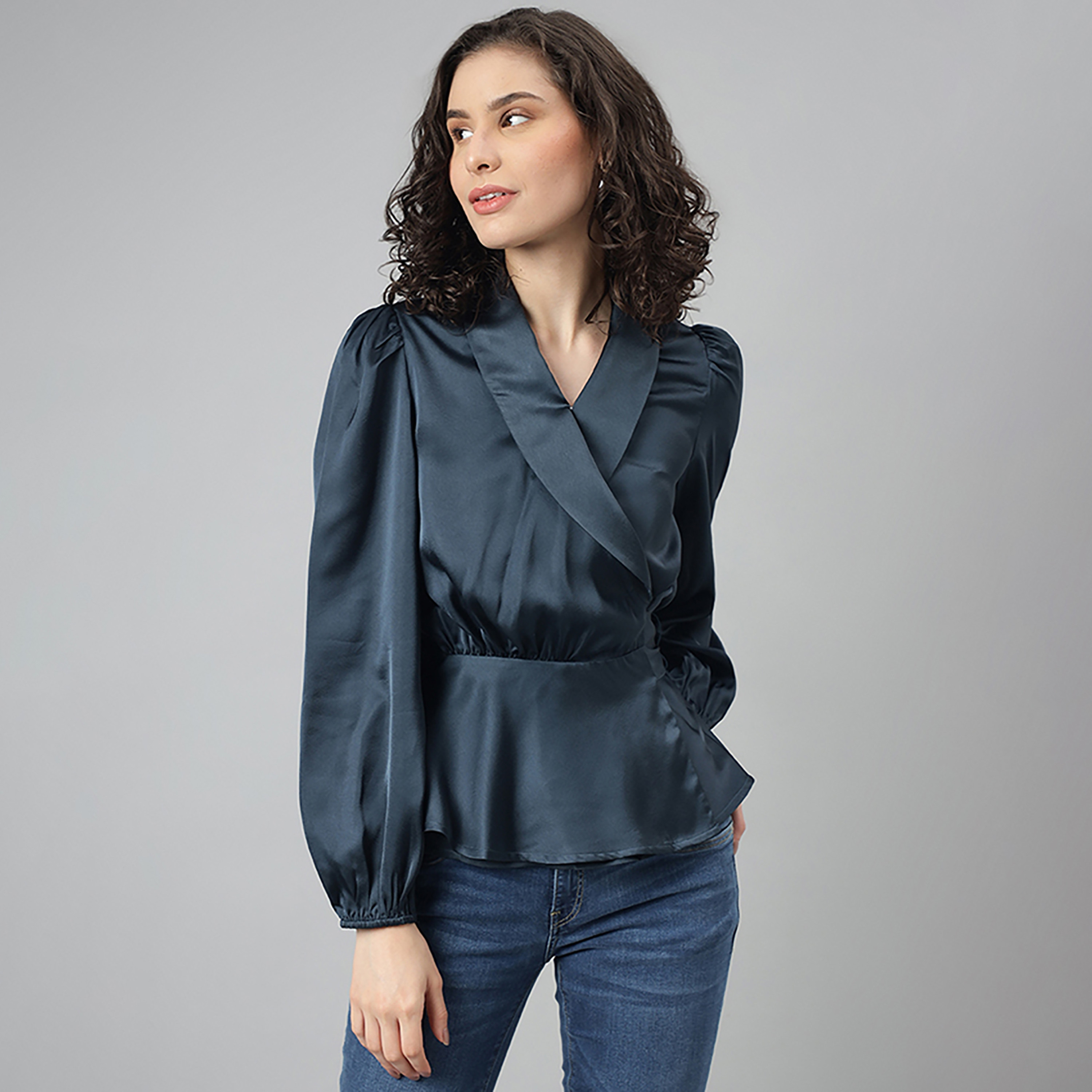 توب ذو ملفوف بأكمام طويلة من بيفرلي هيلز بولو كلوب سادة مع شال لابيل-women-clothing-shirtsandblouses-blouses-image-1