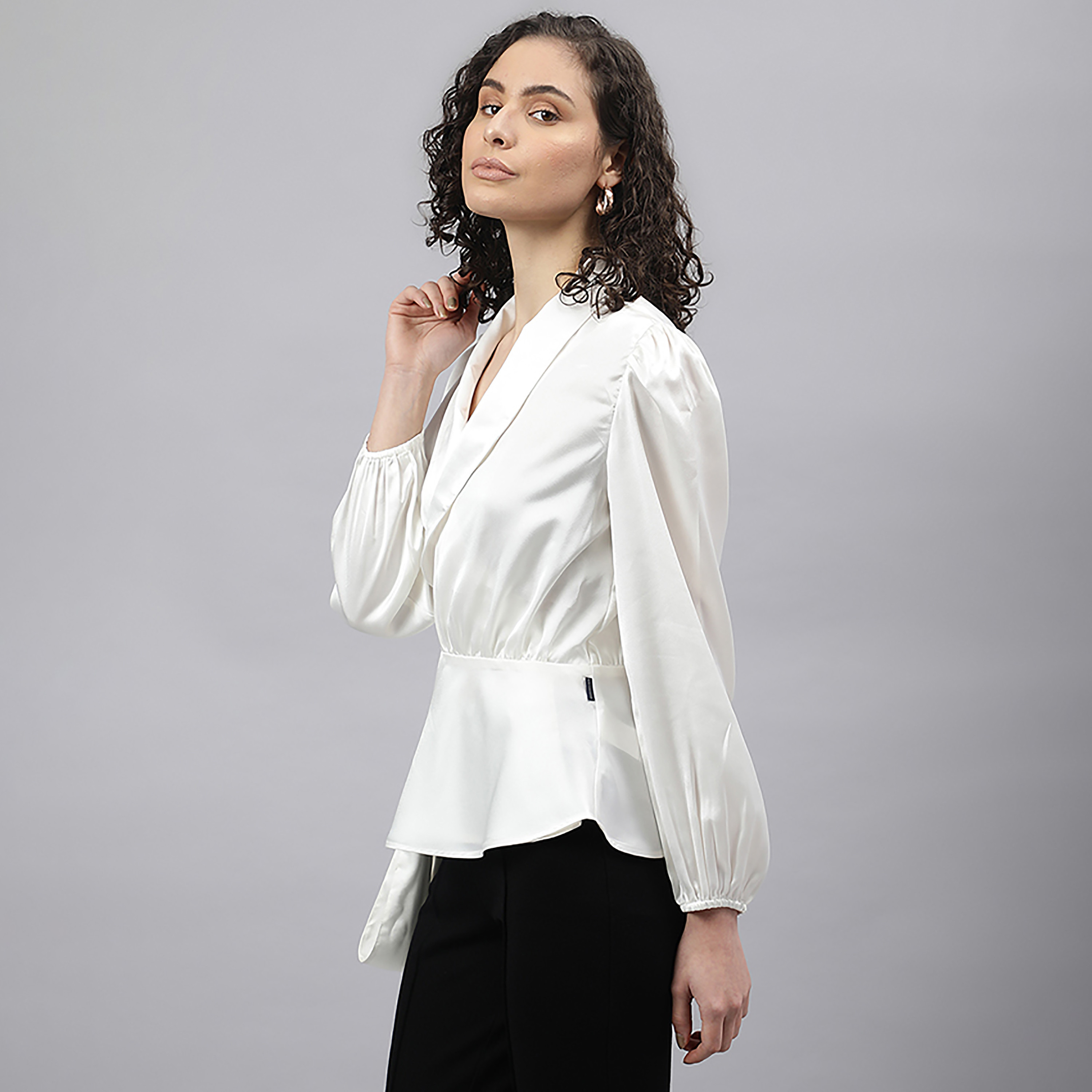 توب ذو ملفوف بأكمام طويلة من بيفرلي هيلز بولو كلوب سادة مع شال لابيل-women-clothing-shirtsandblouses-blouses-image-10