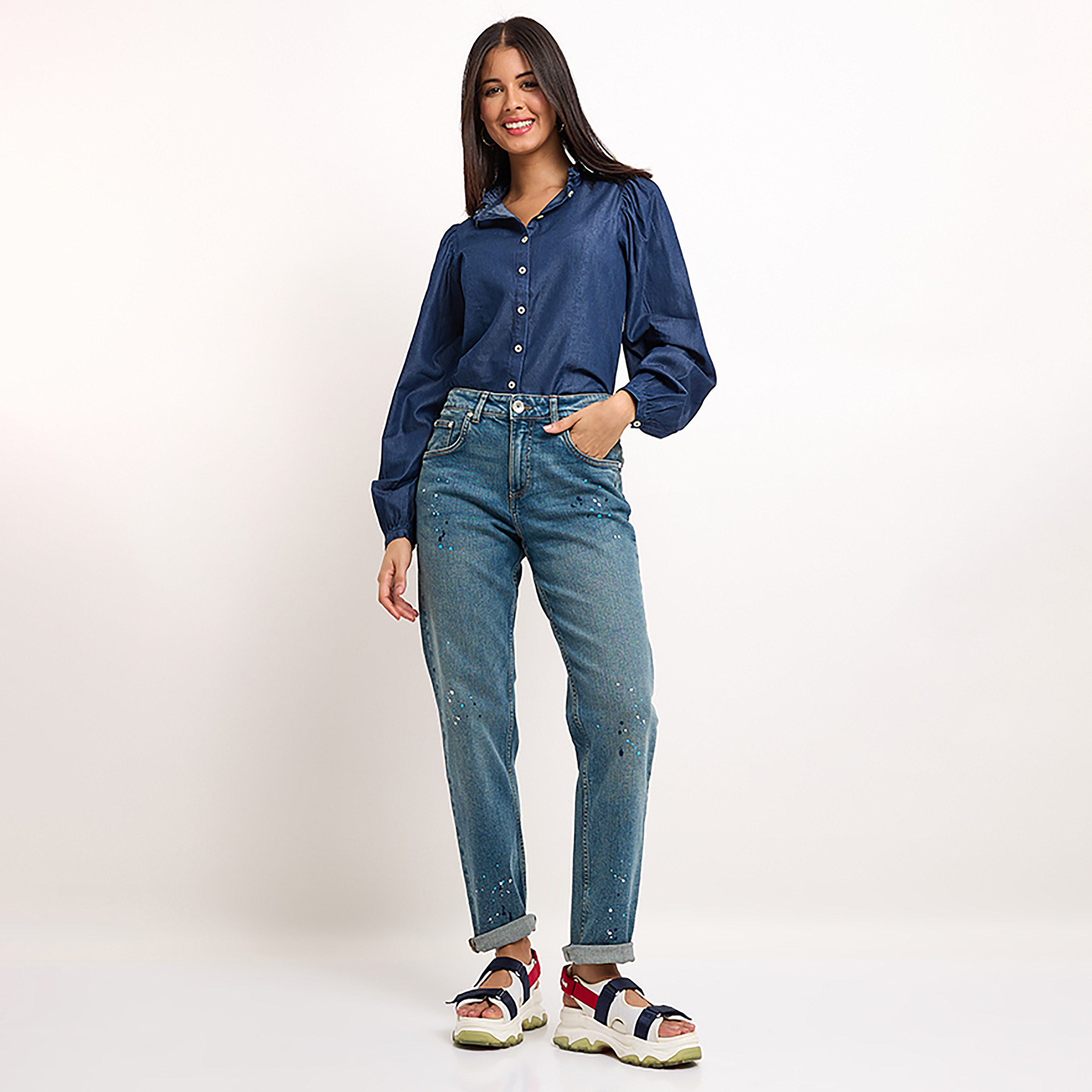 قميص جينز نسائي بأكمام طويلة برقبة مكشوشة بسيط برقبة مكشوشة من نادي بيفرلي هيلز-women-clothing-shirtsandblouses-blouses-image-3