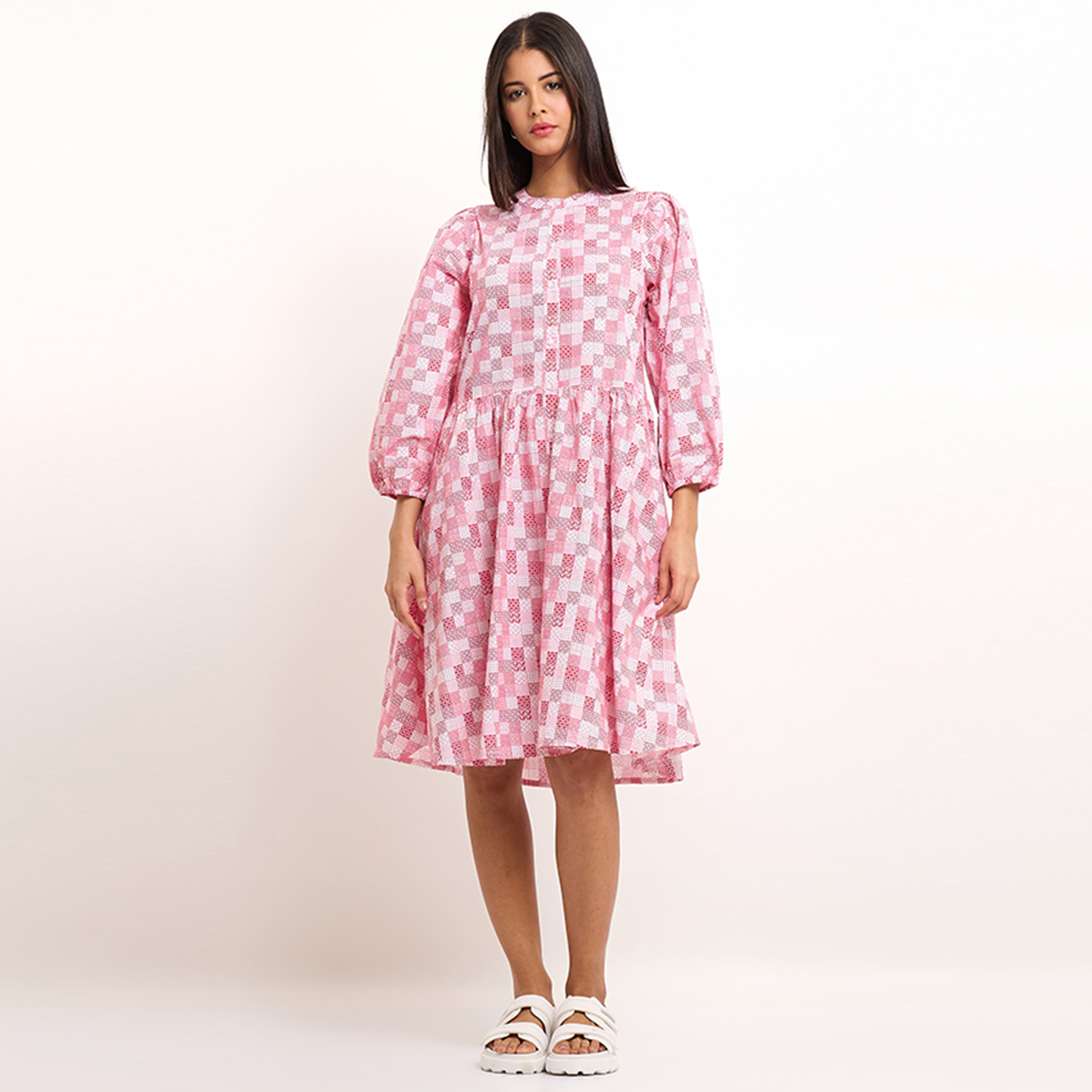 فستان من بيفرلي هيلز بولو كلوب وياقة مندرين وأكمام ثلاثة أرباع وطول الركبة-women-clothing-dresses-image-1