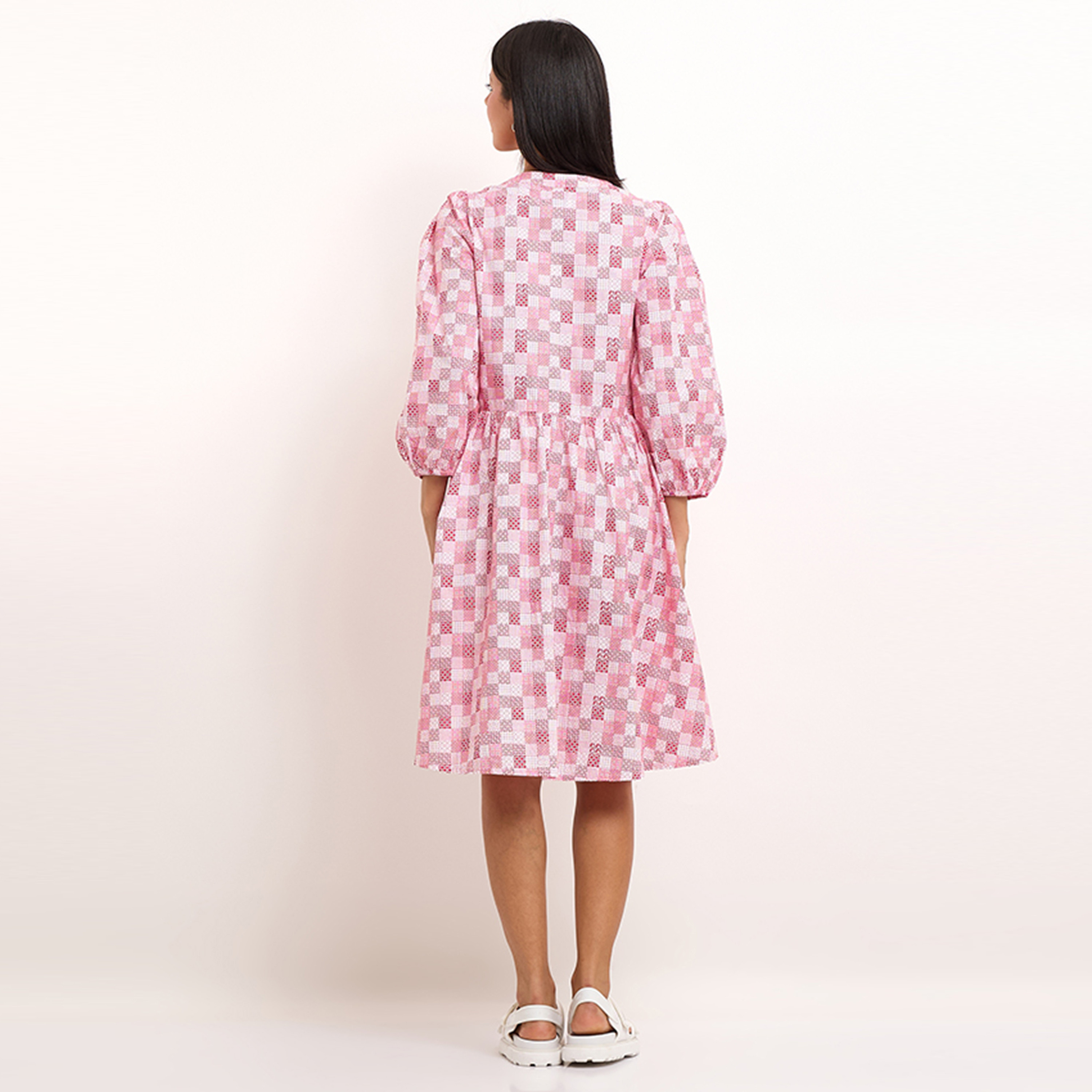 فستان من بيفرلي هيلز بولو كلوب وياقة مندرين وأكمام ثلاثة أرباع وطول الركبة-women-clothing-dresses-image-2