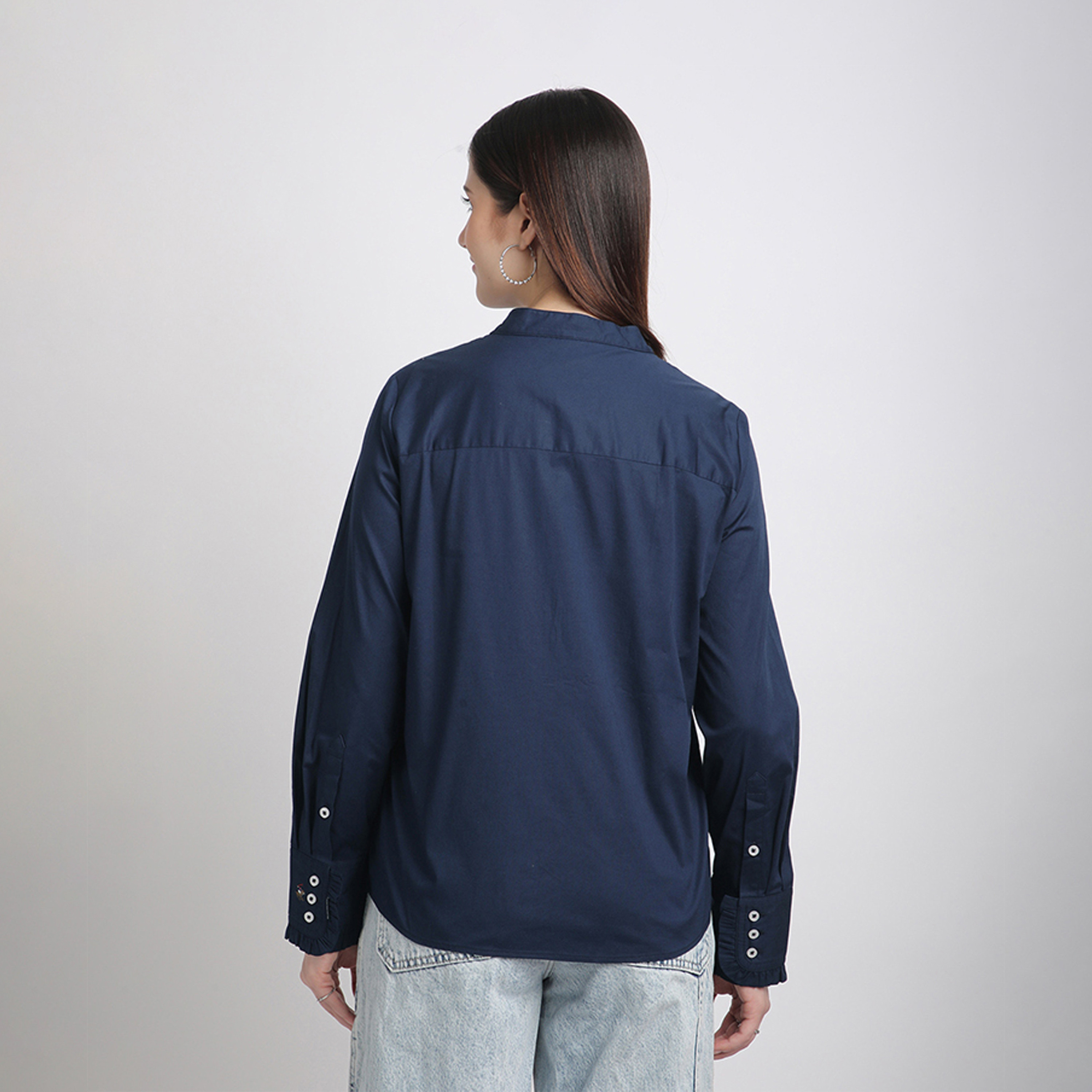 بيفرلي هيلز كلوب-  قميص ماندارين للنساء بأكمام طويلة مع تفاصيل بطيات أمامية-women-clothing-shirtsandblouses-shirts-image-4