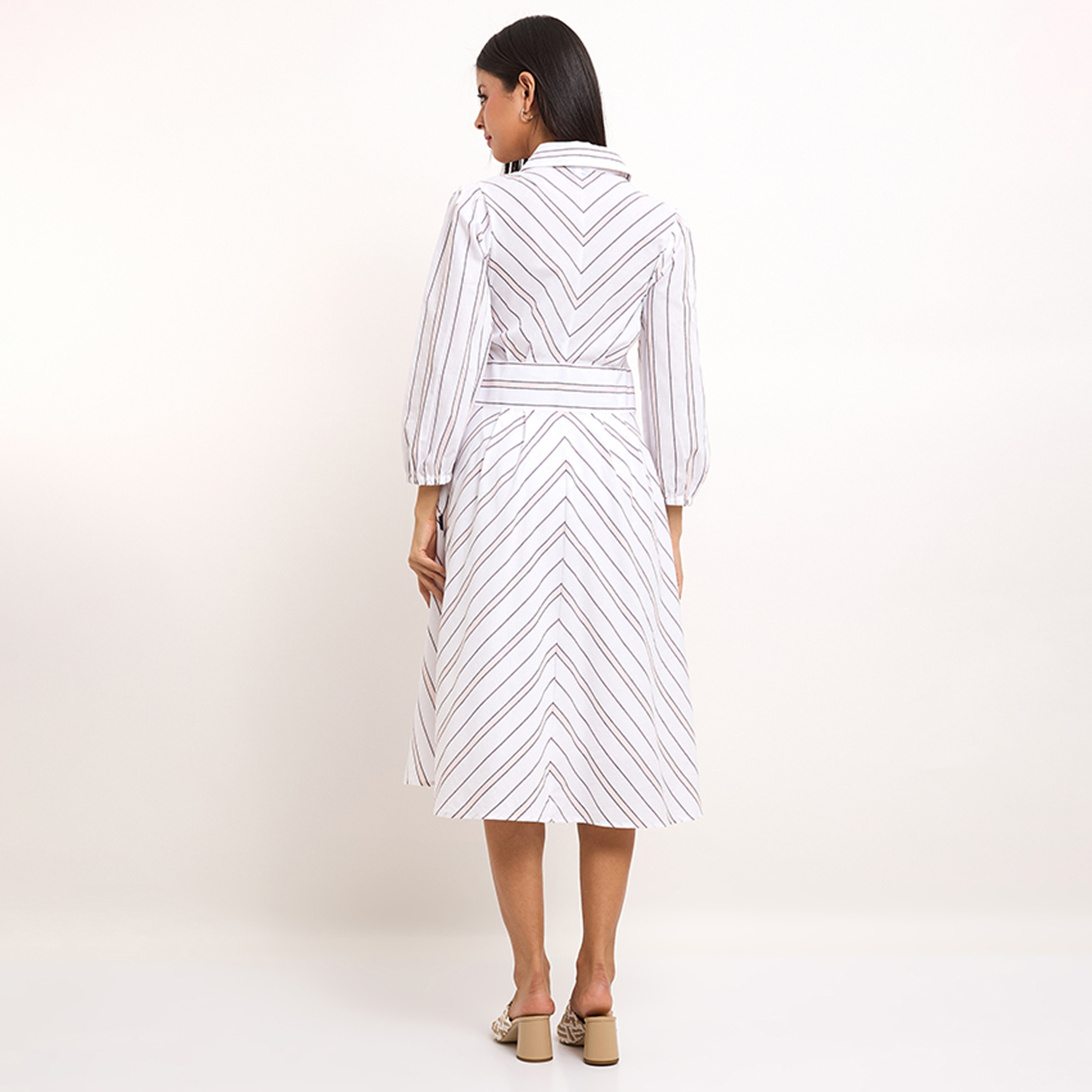 فستان نسائي ميدي بأكمام منفوخة مخطط بياقة بيضاء من بيفرلي هيلز-women-clothing-dresses-image-4