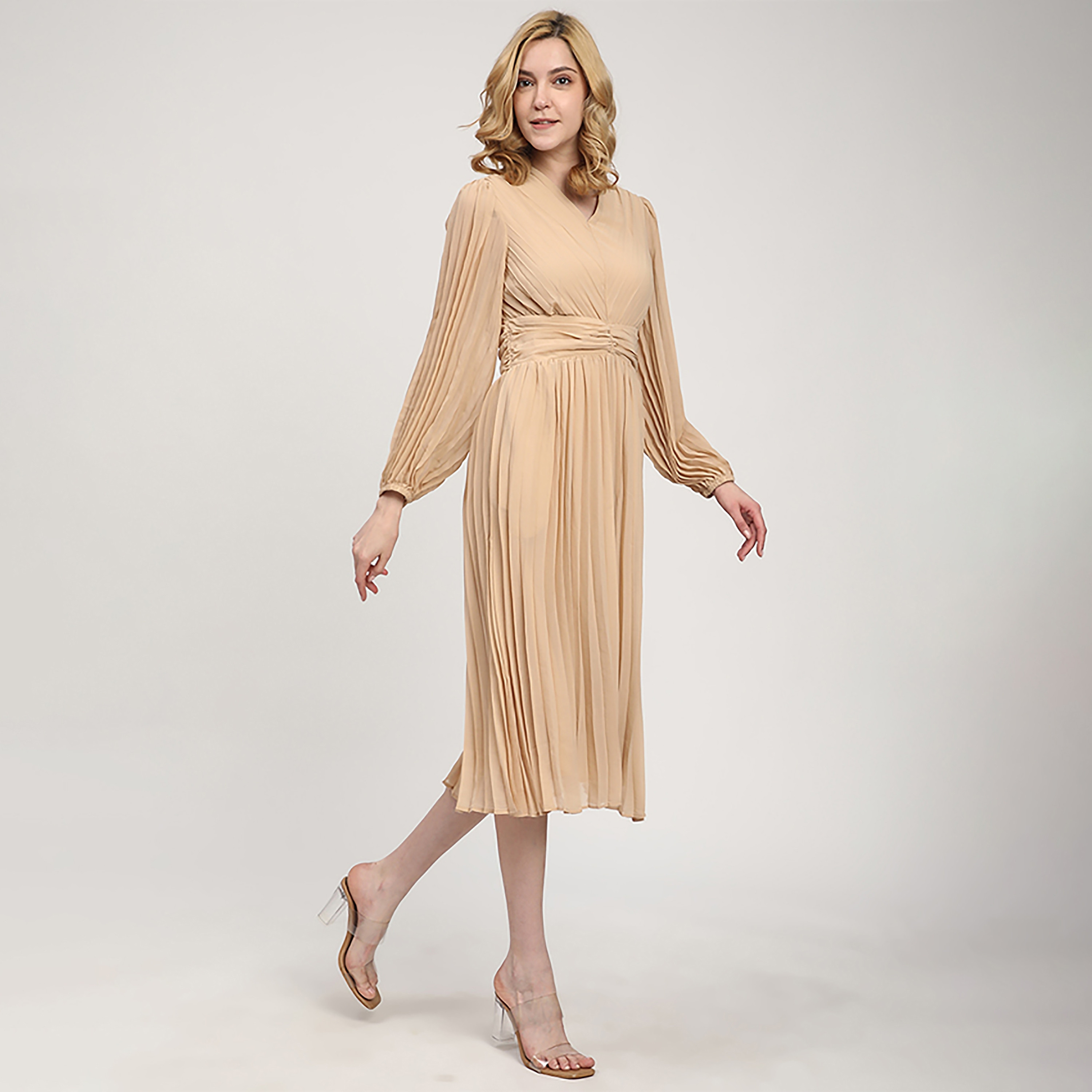 فستان نسائي متوسط الطول بأكمام منفوخة ومطوي من بيفرلي هيلز بولو كلوب-women-clothing-dresses-image-3
