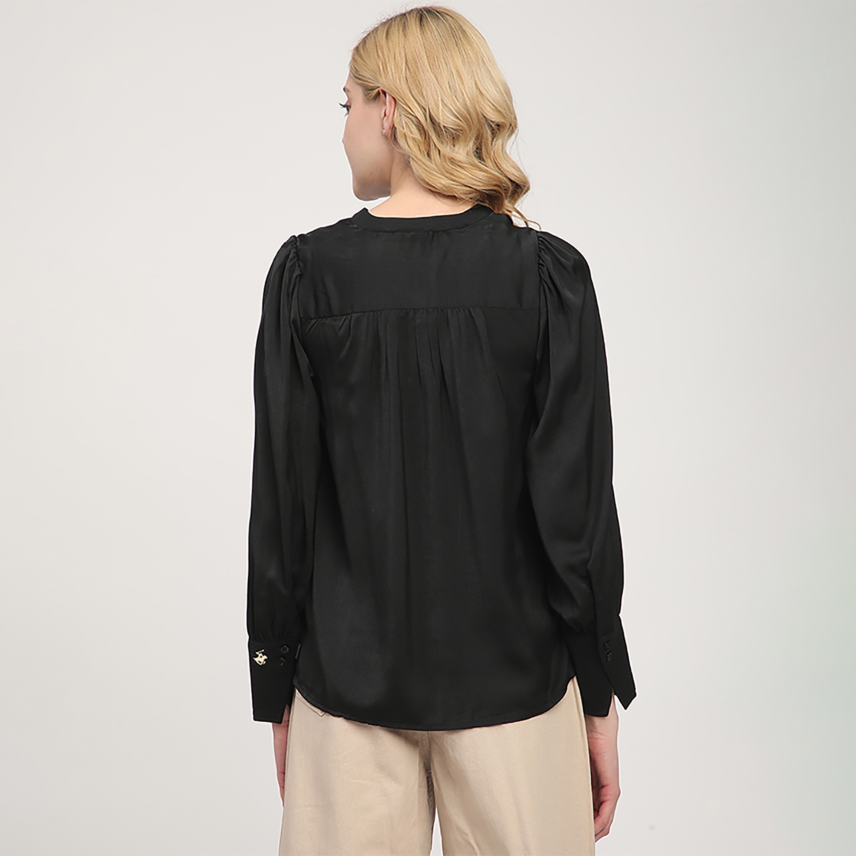 قميص نسائي عادي بأكمام طويلة ورقبة على شكل حرف V من بيفرلي هيلز بولو كلوب-women-clothing-shirtsandblouses-shirts-image-4